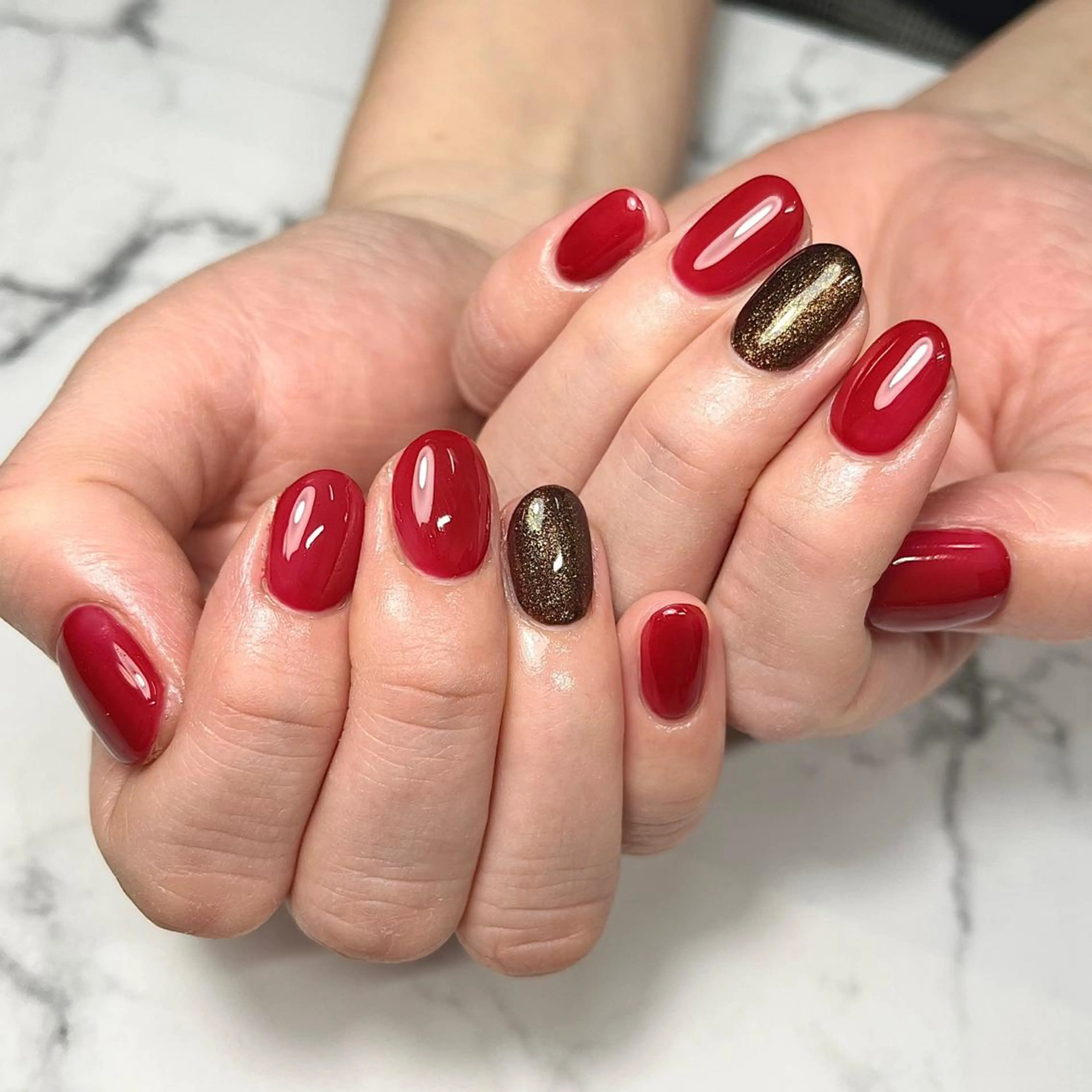 ネイル ブラウン 持ち込み ワンカラーネイル 赤色 ショートネイル ハンドネイル NAIL NOWのネイルデザイン