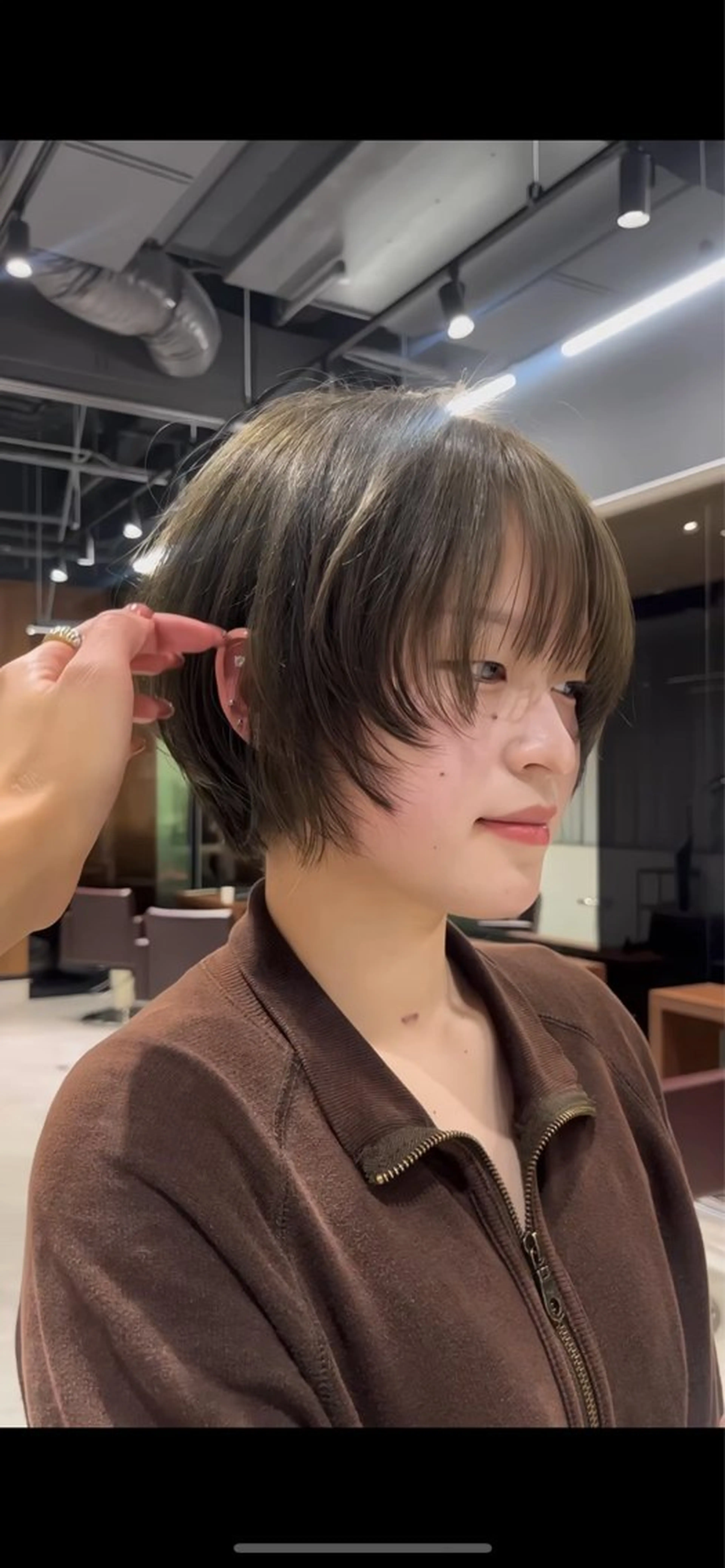 ショート レイヤーカット ショートヘア 石塚 瑛里菜のヘアスタイル