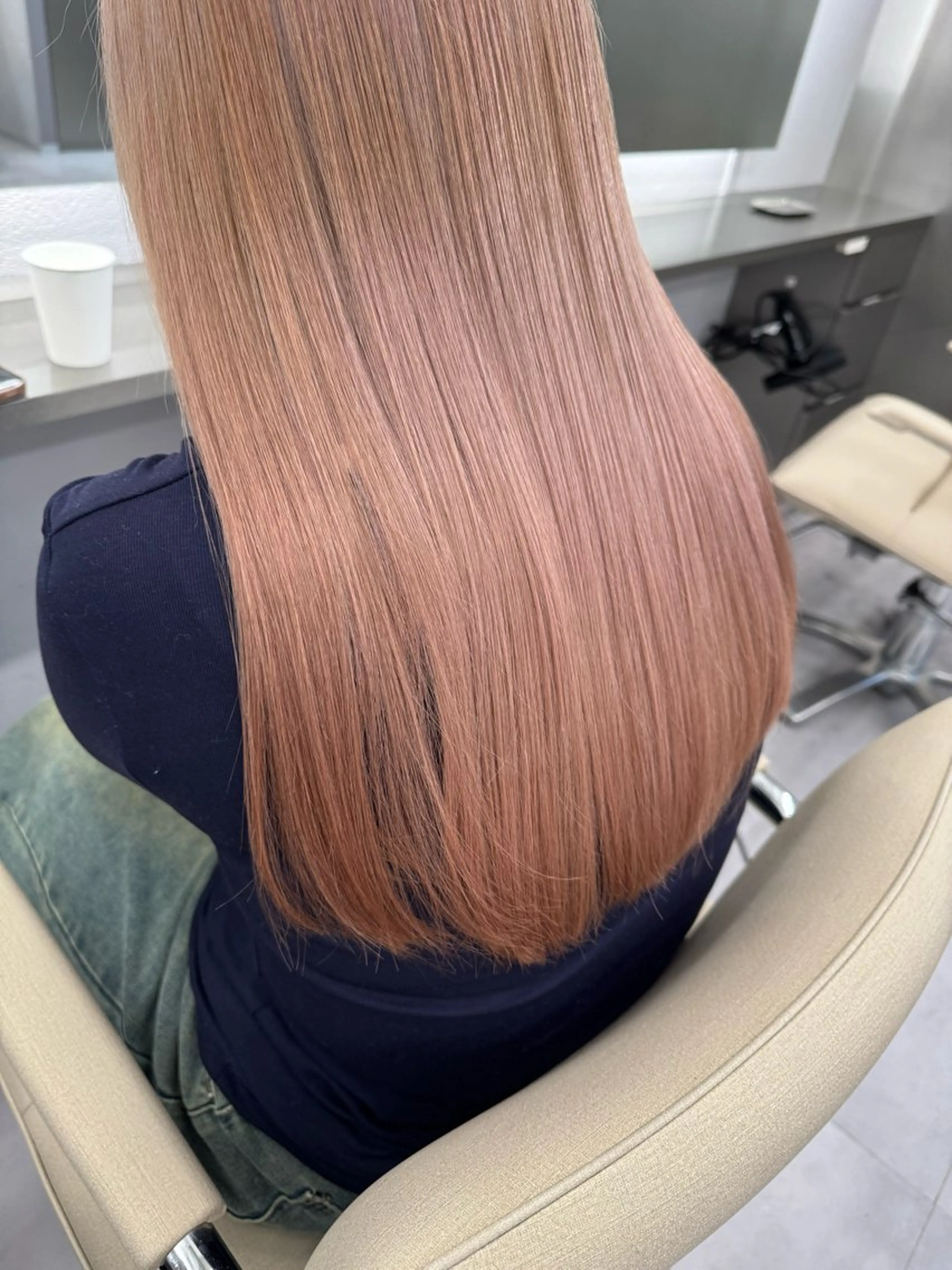 セミロング カラー セミロングパーマ バレイヤージュ ベージュカラー ブリーチ ブロンド ほの カラー特化/ ブリーチ/ボブのヘアスタイル