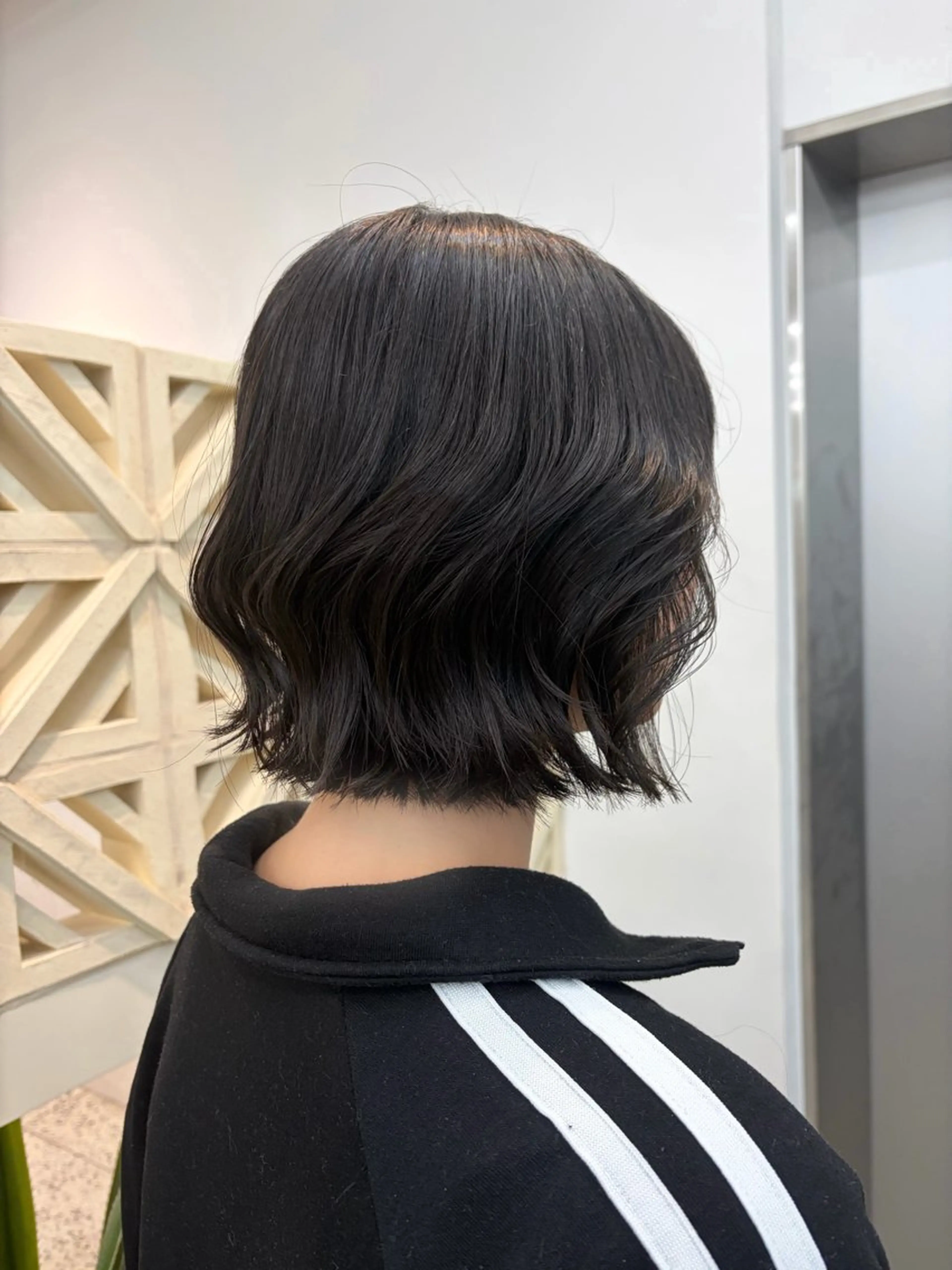 ショート ボブ カット 伊藤 優里のヘアスタイル