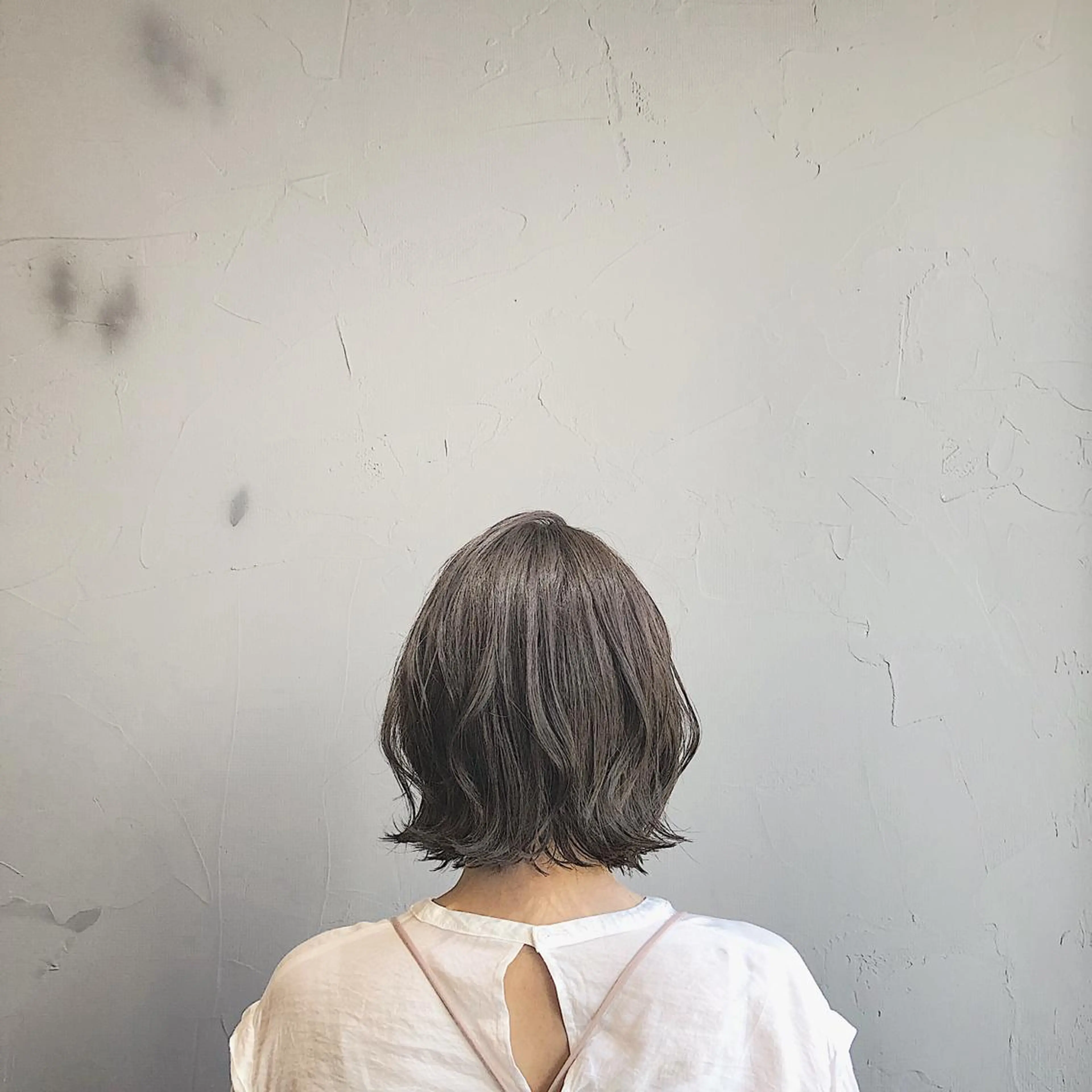 ショート カラー ベージュカラー 透明感カラー ボブ 外ハネヘア カット ヘアカラー トリートメント 山口 浩之のヘアスタイル
