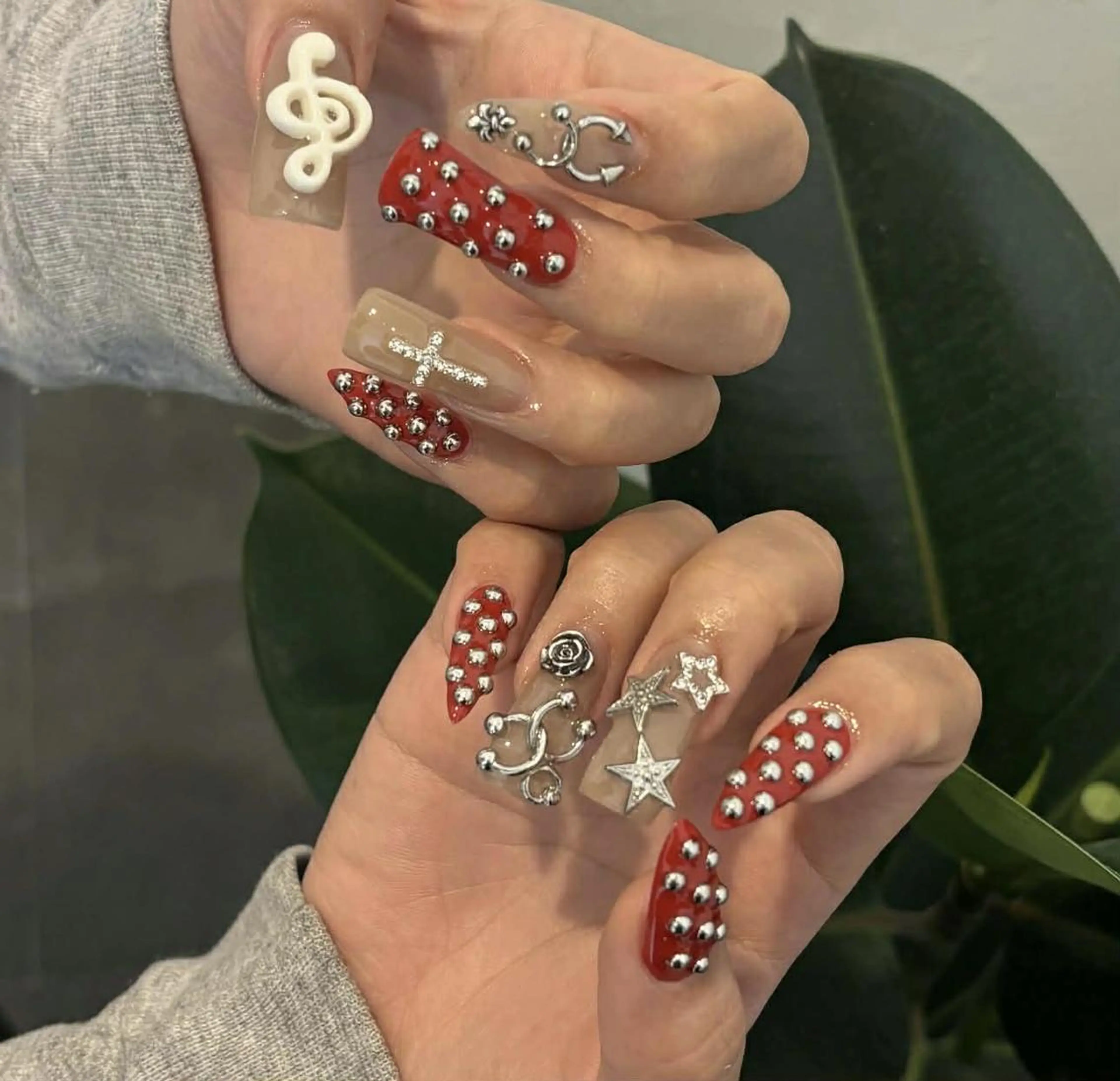 ロング カラー グラデーションカラー 韓国風ヘア ハンドネイル 高橋 ユキのネイルデザイン