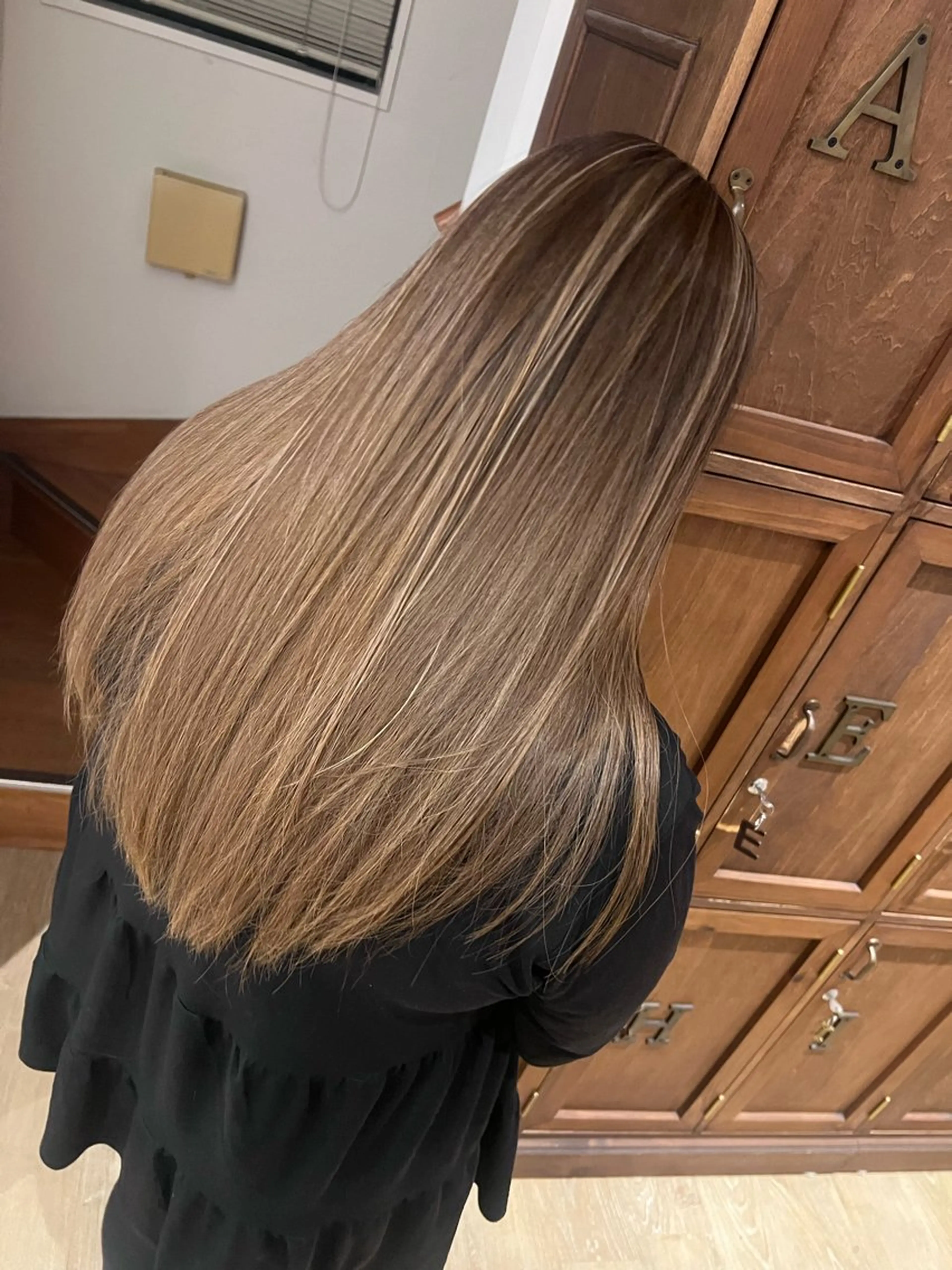 ロング カラー バレイヤージュ レイヤーカット 篠原 海のヘアスタイル