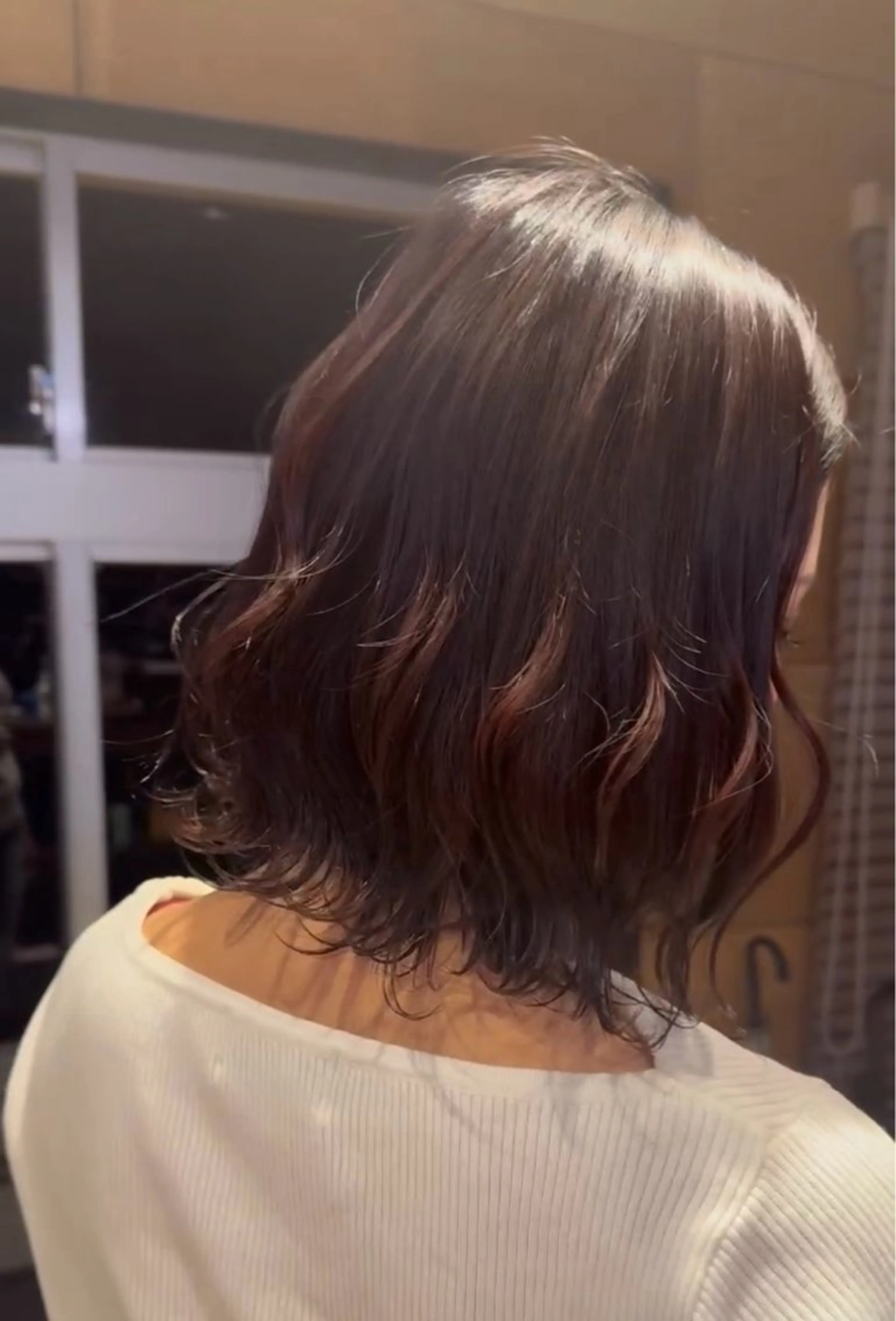 ミディアム カラー ボルドーカラー 進藤 来実のヘアスタイル