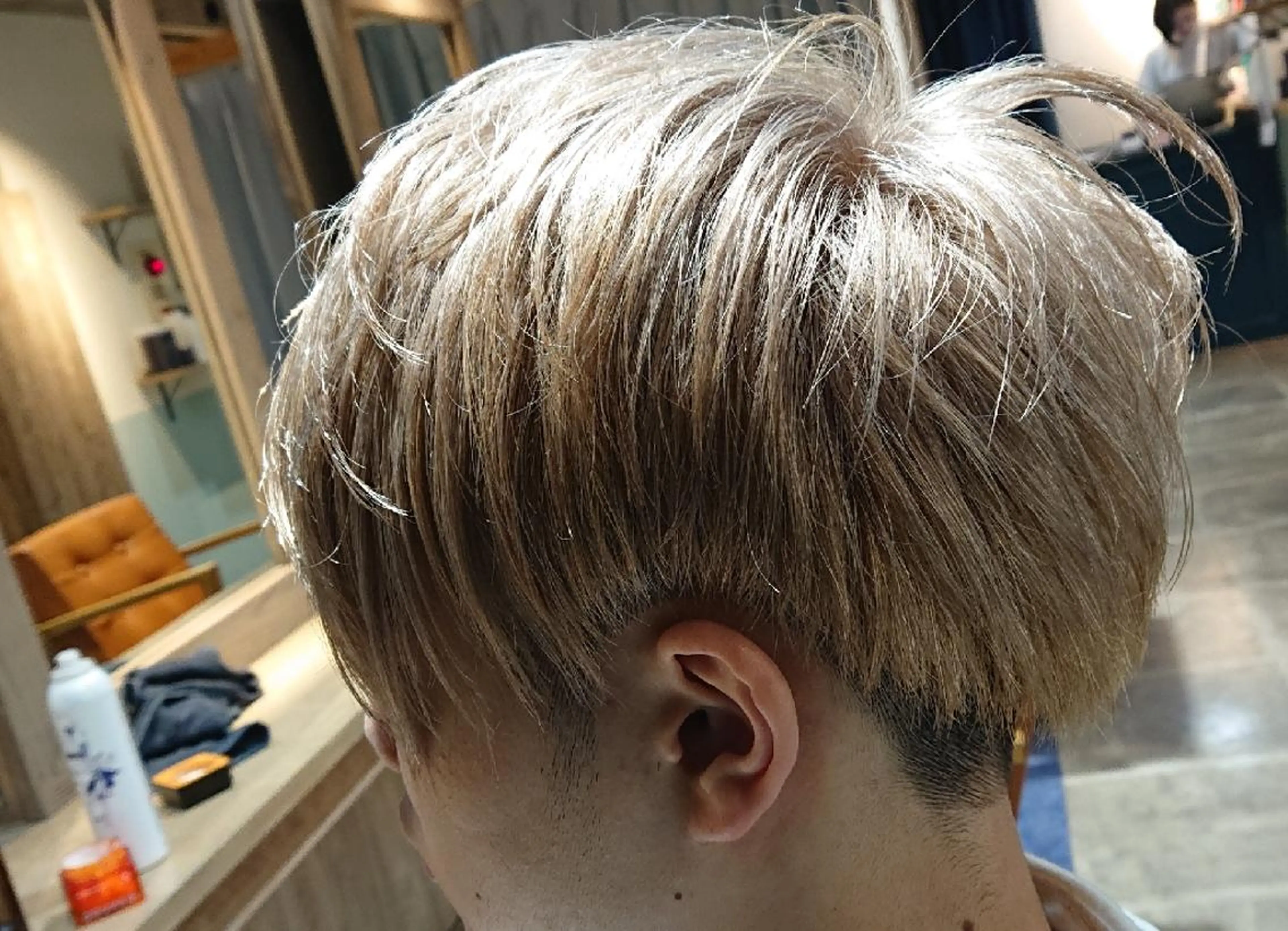 カラー ショート メンズ メンズブリーチ ブリーチ alushe 岡 陽子のヘアスタイル