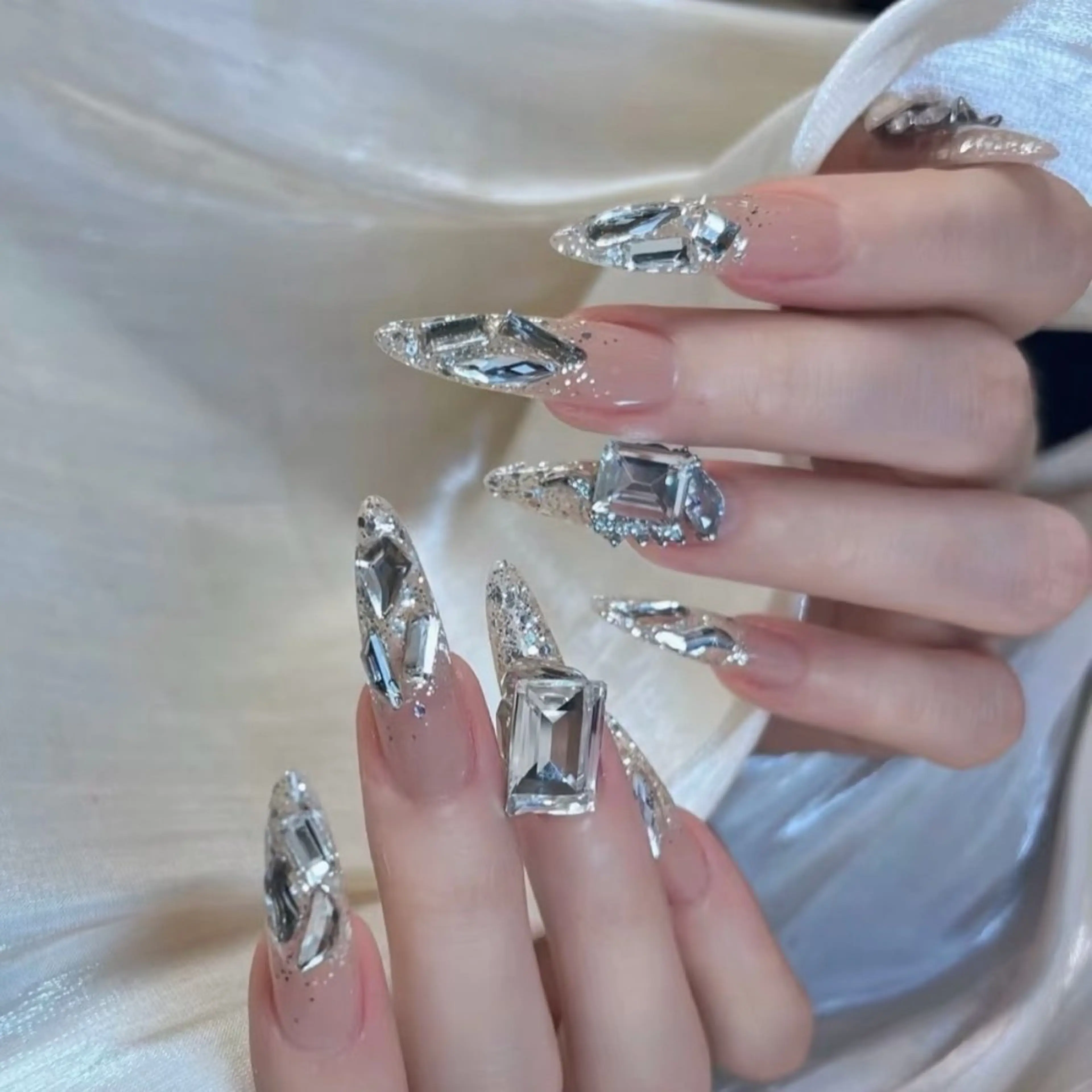 チップ長さだし⭐パーツ/ストーン無制限付け放題コースの写真