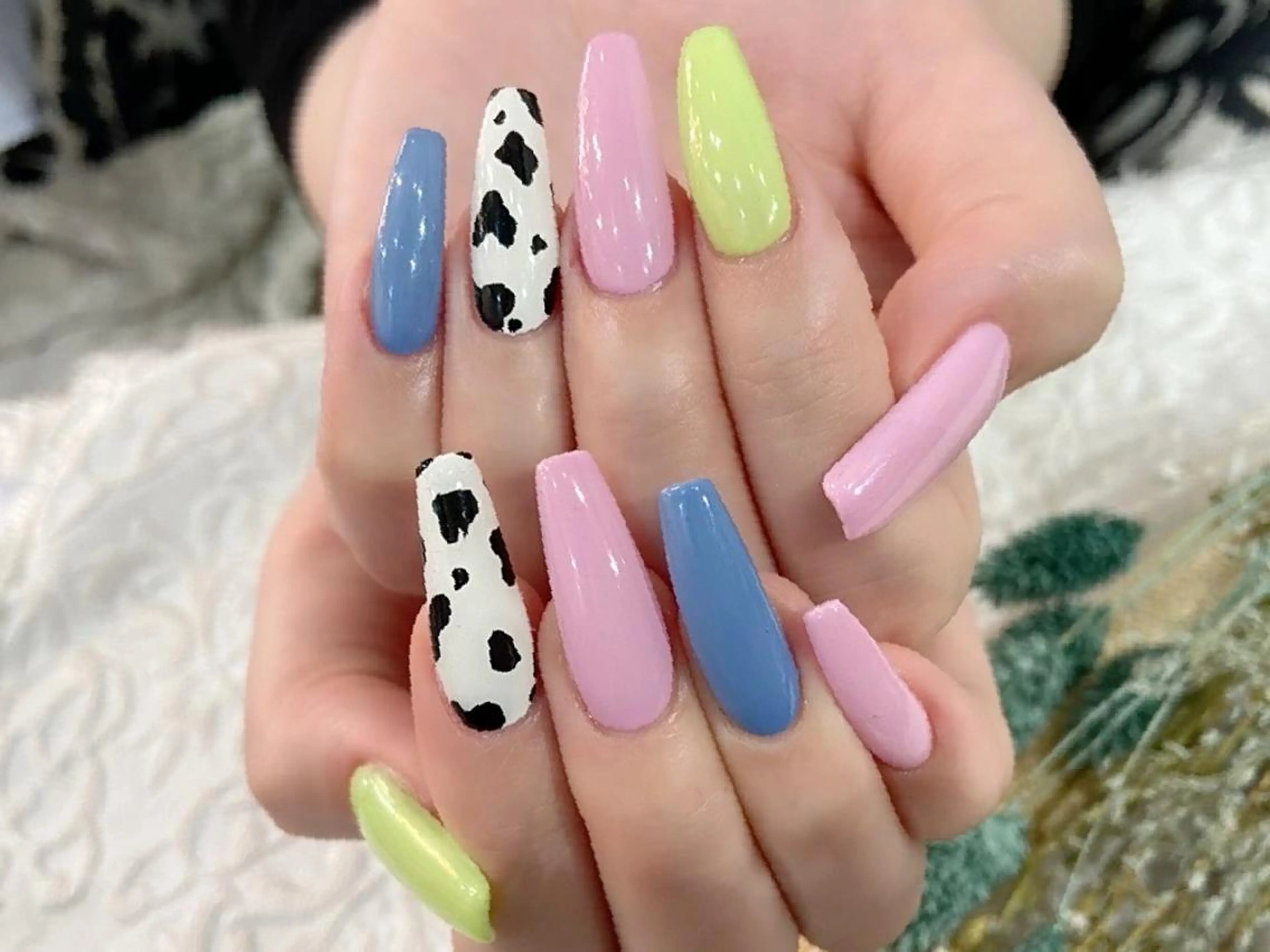 ネイル nailsalon Mirrorのネイルデザイン