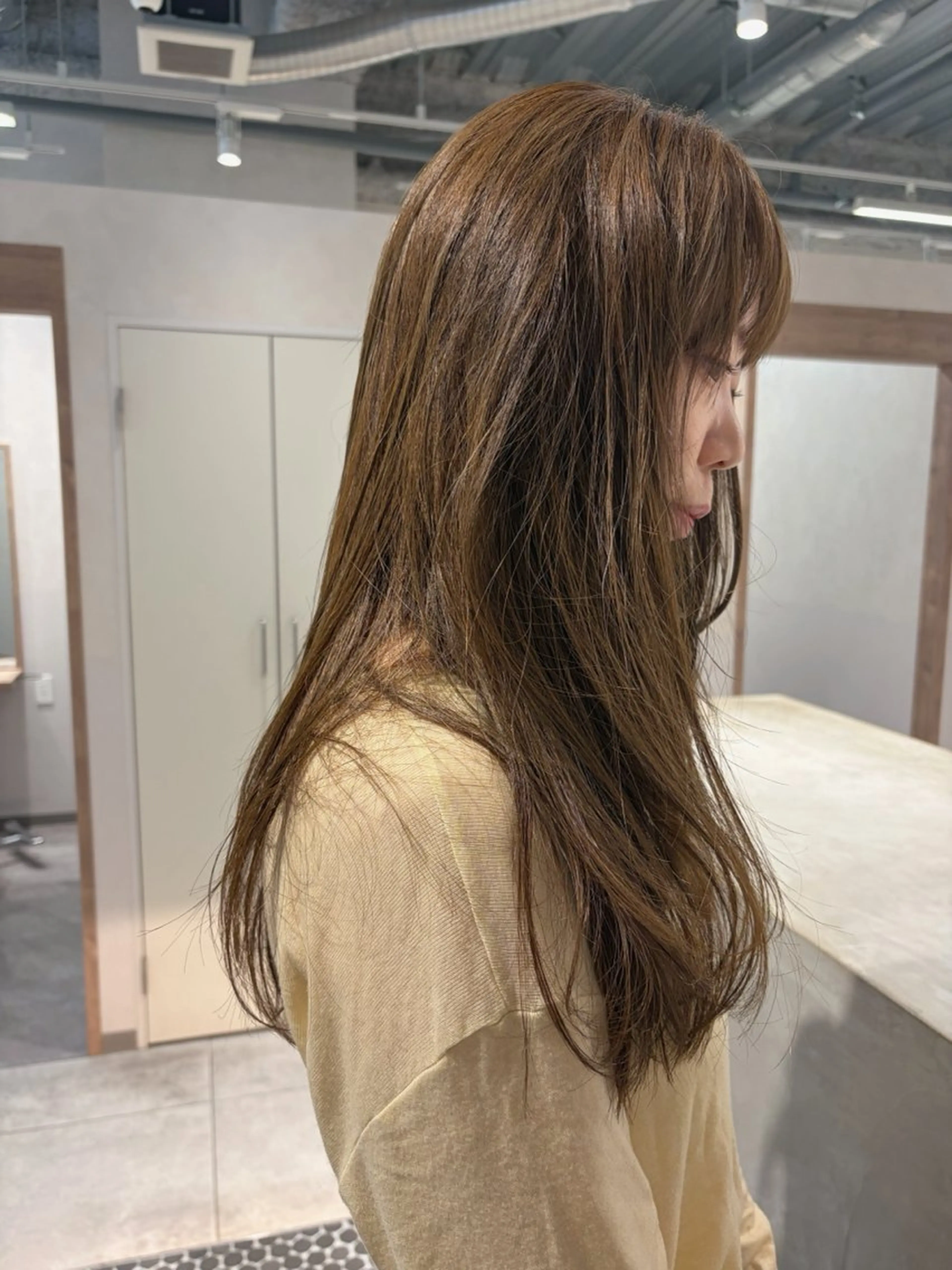 セミロング カラー ブリーチ 透明感カラー ダブルカラー ブリーチなしカラー カット ヘアカラー トリートメント 砂原 ひよりのヘアスタイル