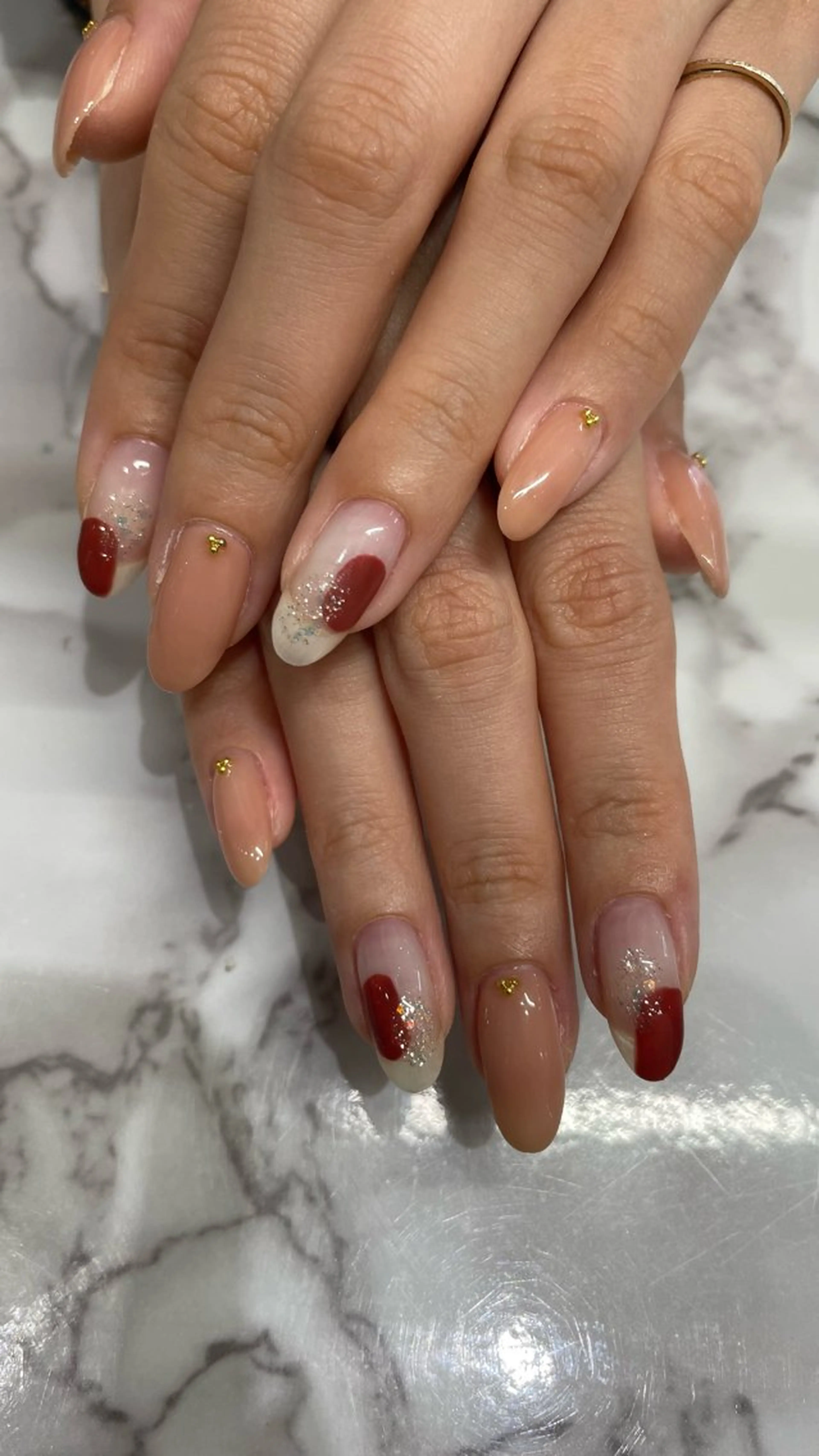 ミディアム ハンドネイル ブラウン 広奈子のネイルデザイン