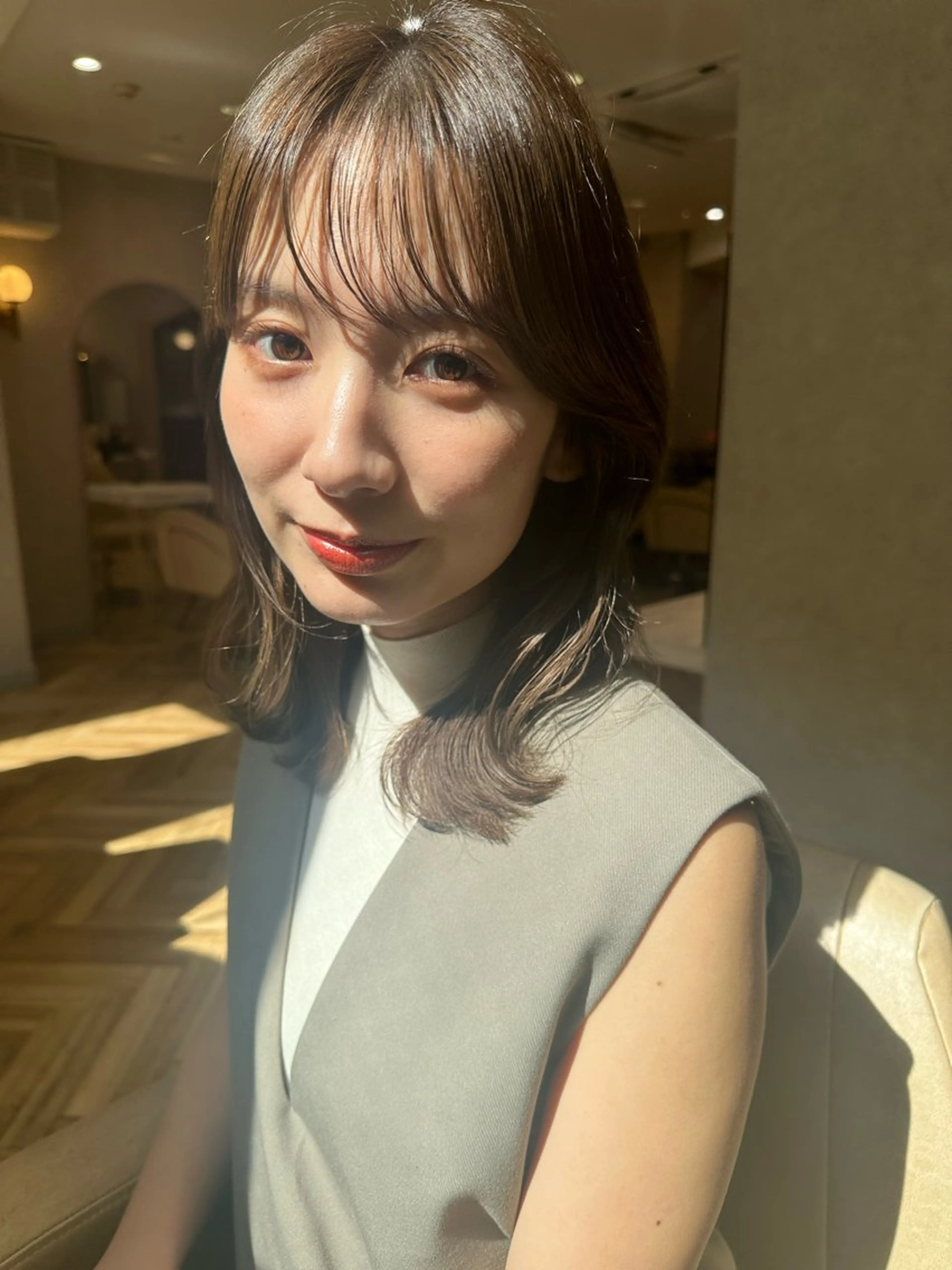 ミディアム くびれヘア 外ハネヘア カット ヘアカラー トリートメント ヘアセット 銀座副店長/レイヤー /髪質改善/田島のヘアスタイル