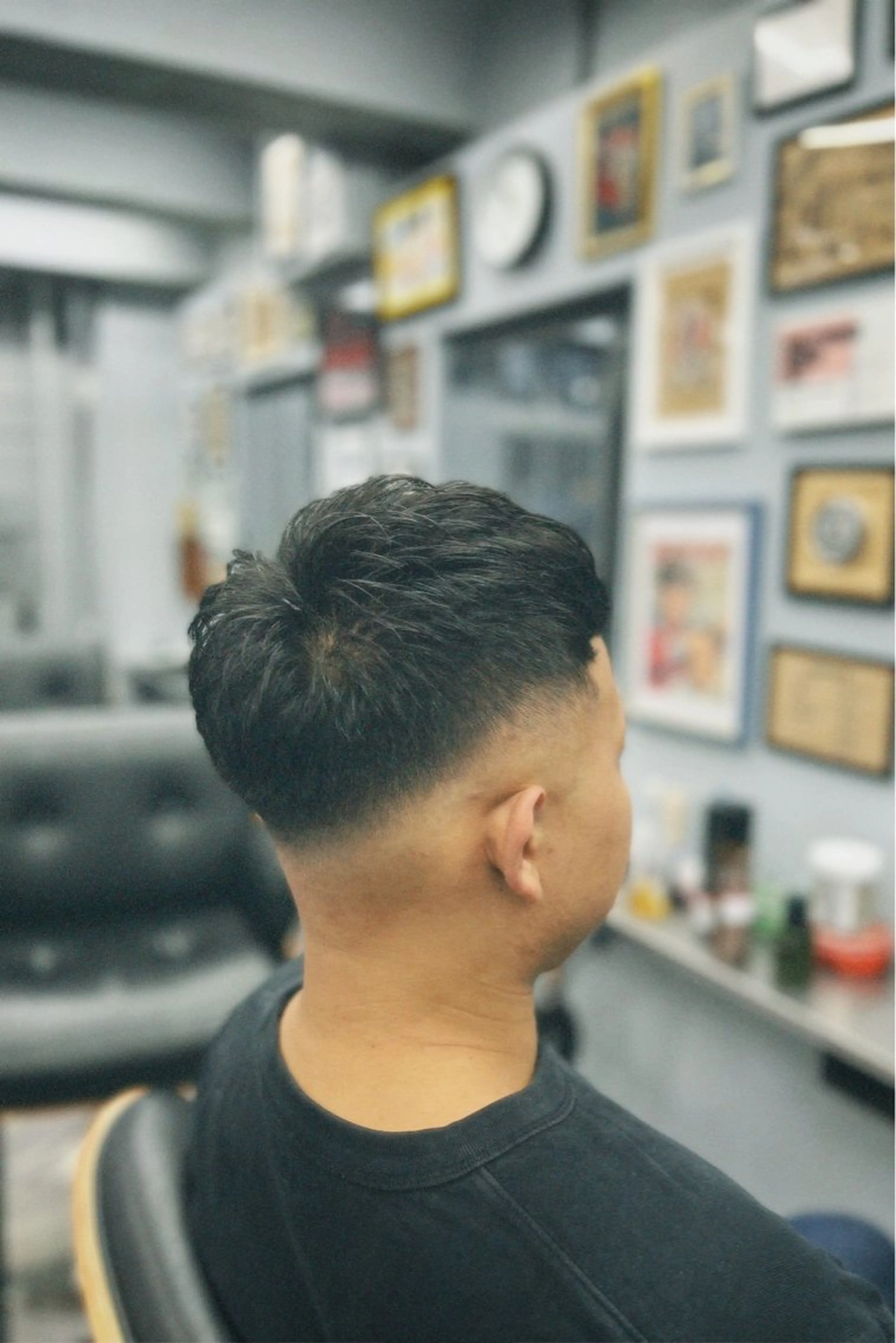 ショート メンズ センターパート フェードカット マッシュ メンズパーマ メンズツイストパーマ icon Blue所属・池袋メンズパーマ フェード純平のヘアスタイル