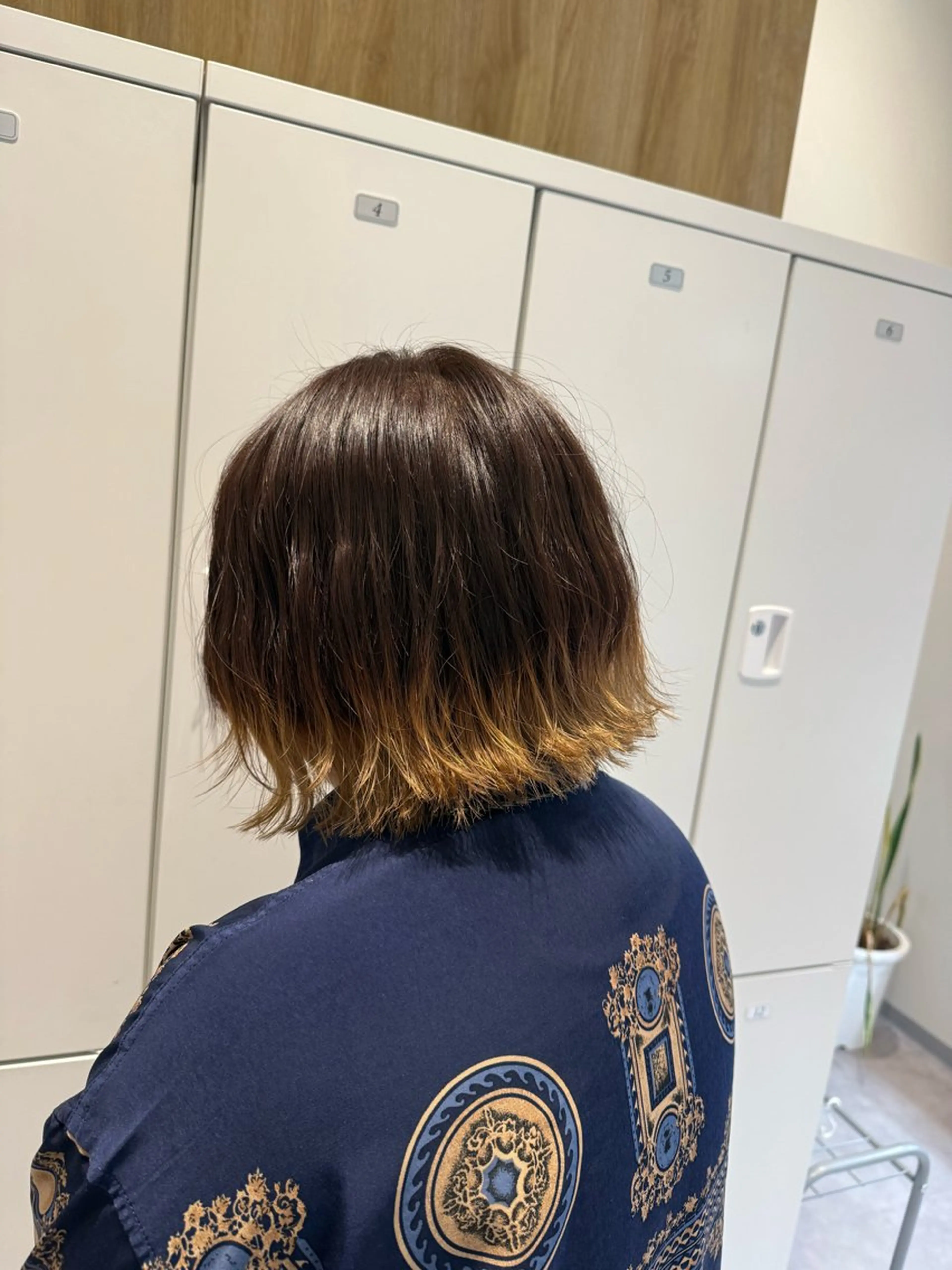 カラー ベージュカラー ブリーチ デザインカラー ミルクティーベージュ ヘアカラー 長谷川 紗羅のヘアスタイル