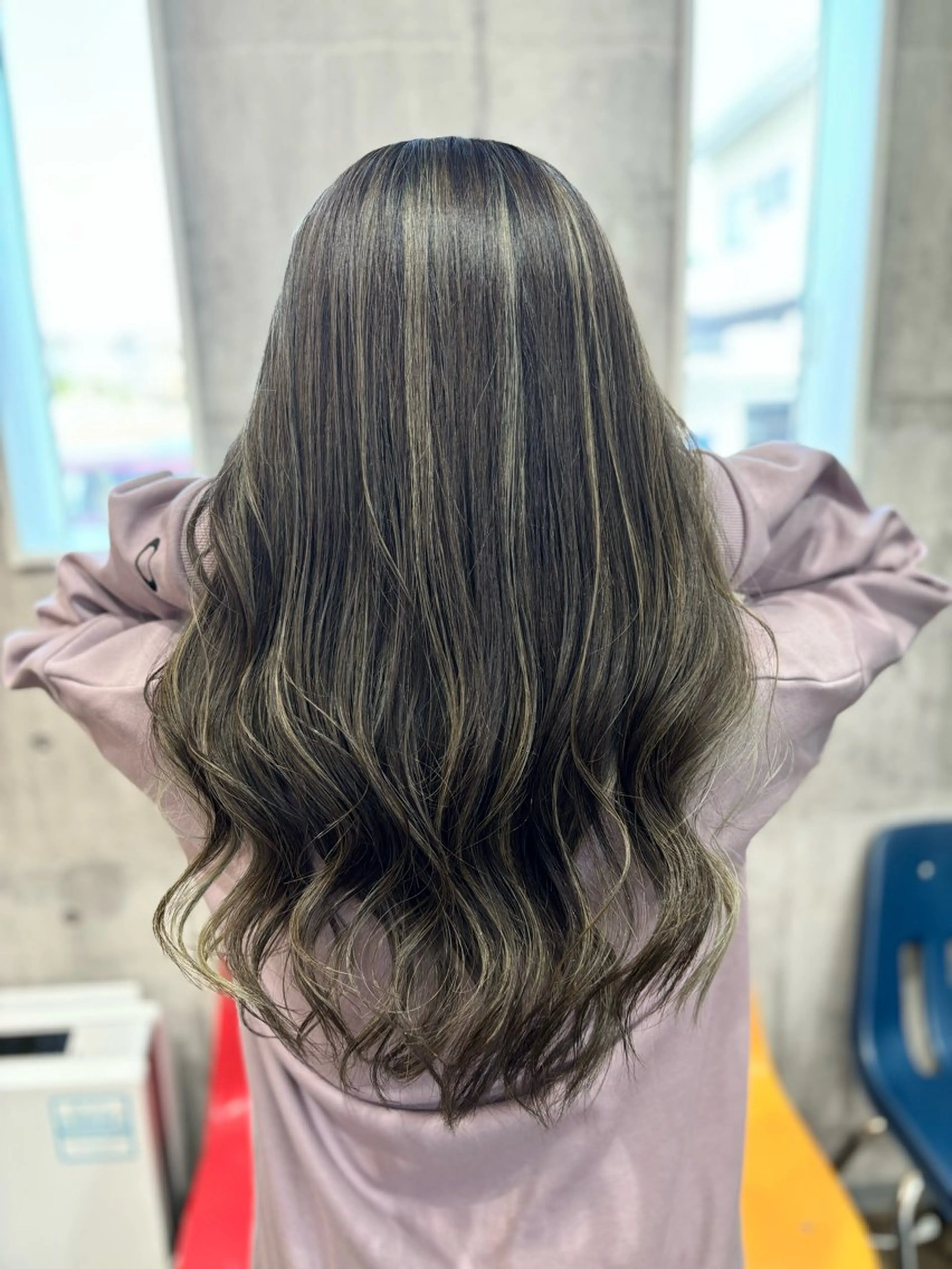 ロング カット ヘアカラー yoshihara yuukiのヘアスタイル