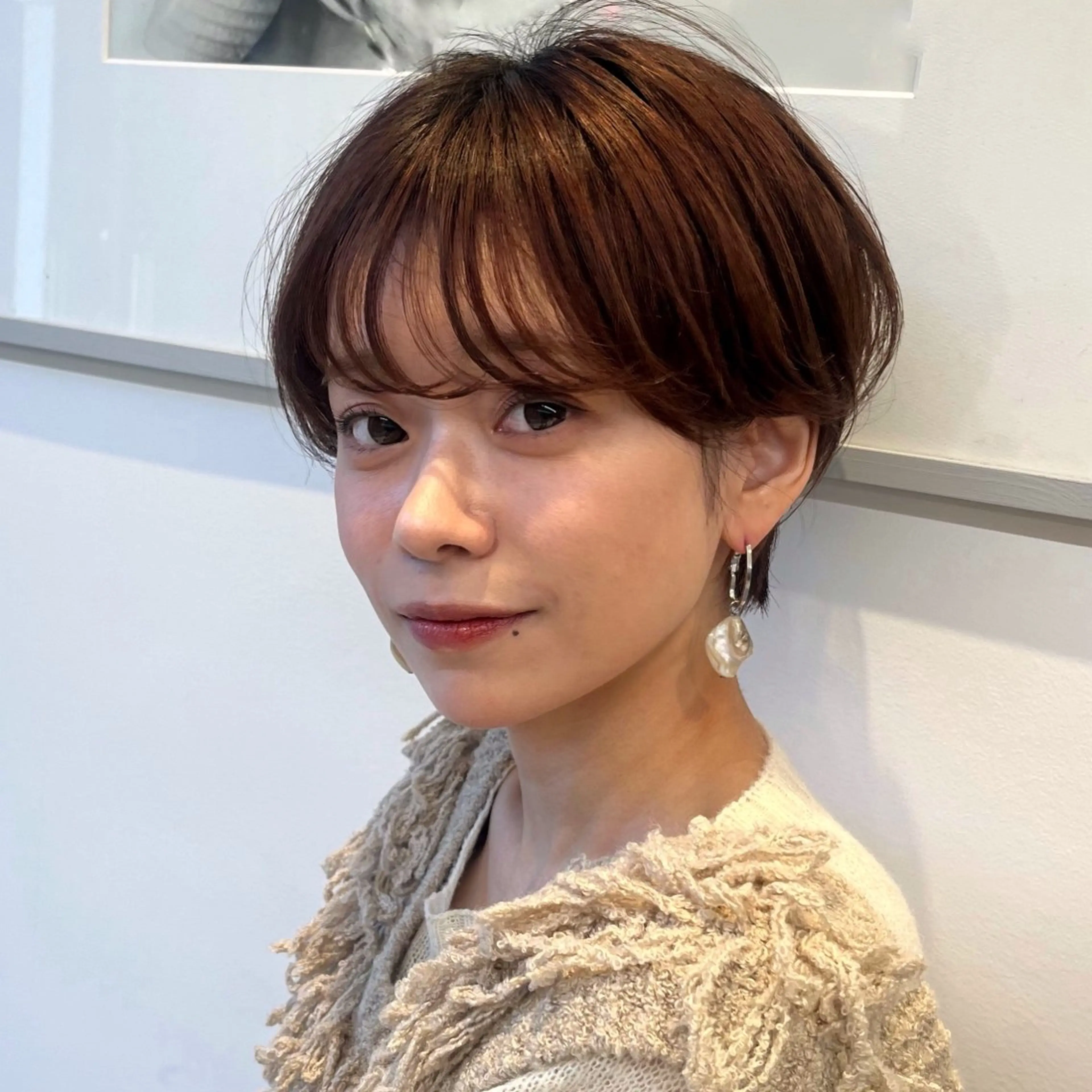 ショート カラー 丸みショート ブラウンカラー シアーブラウン ショートヘア カット ヘアカラー トリートメント ヘッドスパ ヘアセット カジュアルを女っぽく 𝗮𝘆𝗮𝗰𝗼のヘアスタイル