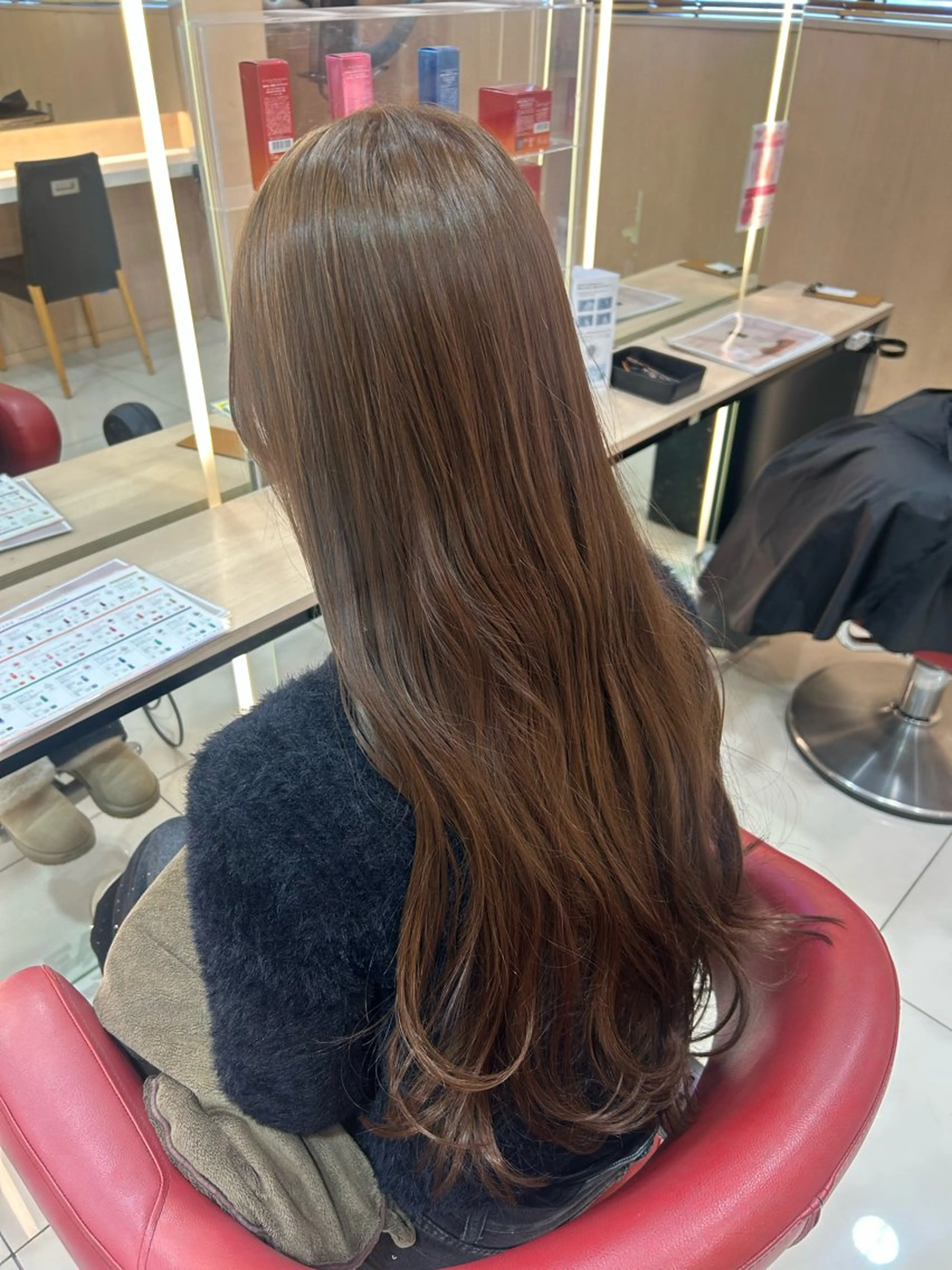 ロング カラー ヘアカラー ゆめ ベージュカラーのヘアスタイル