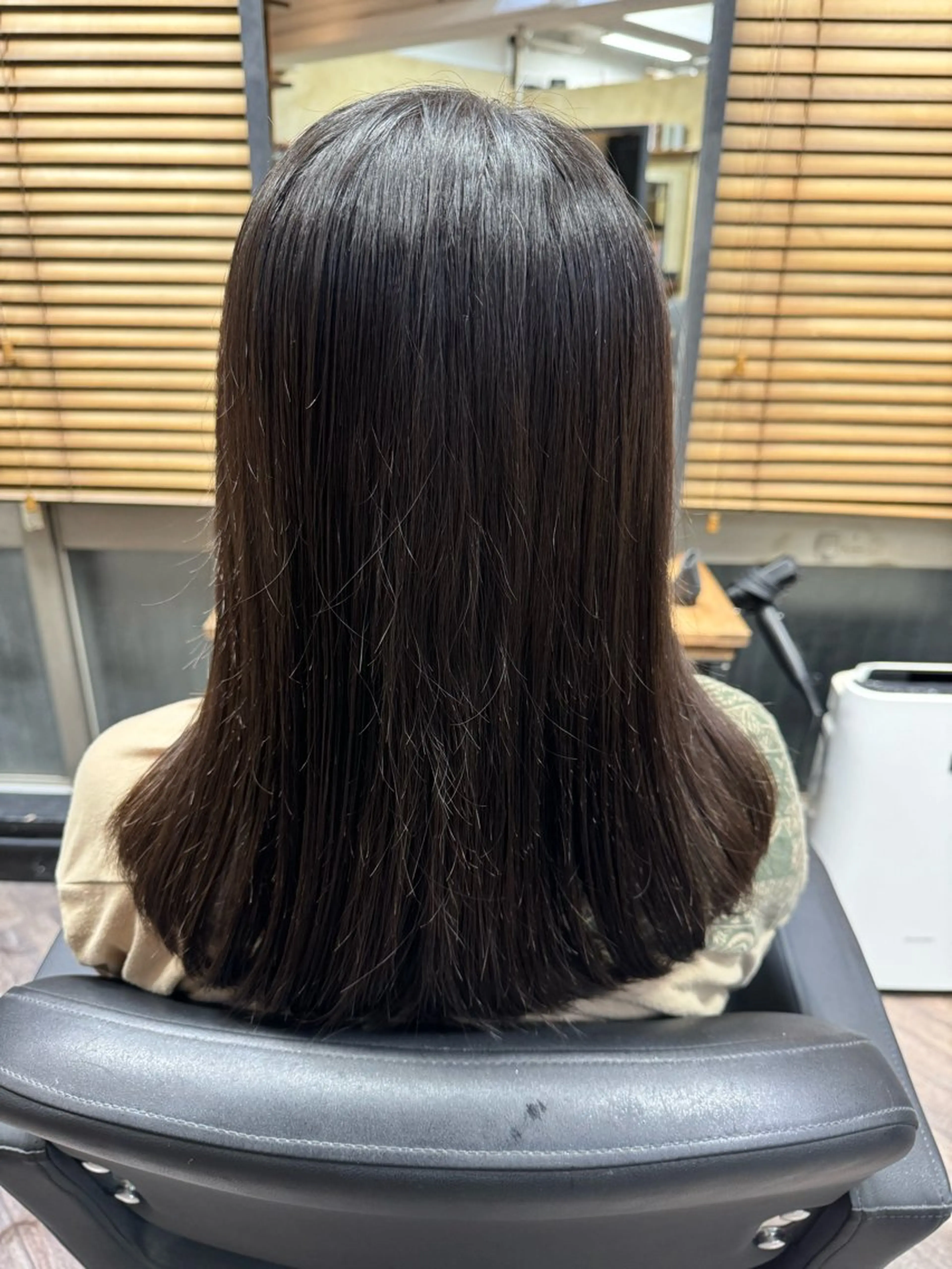 セミロング 艶カラー🎀 YUUKAのヘアスタイル