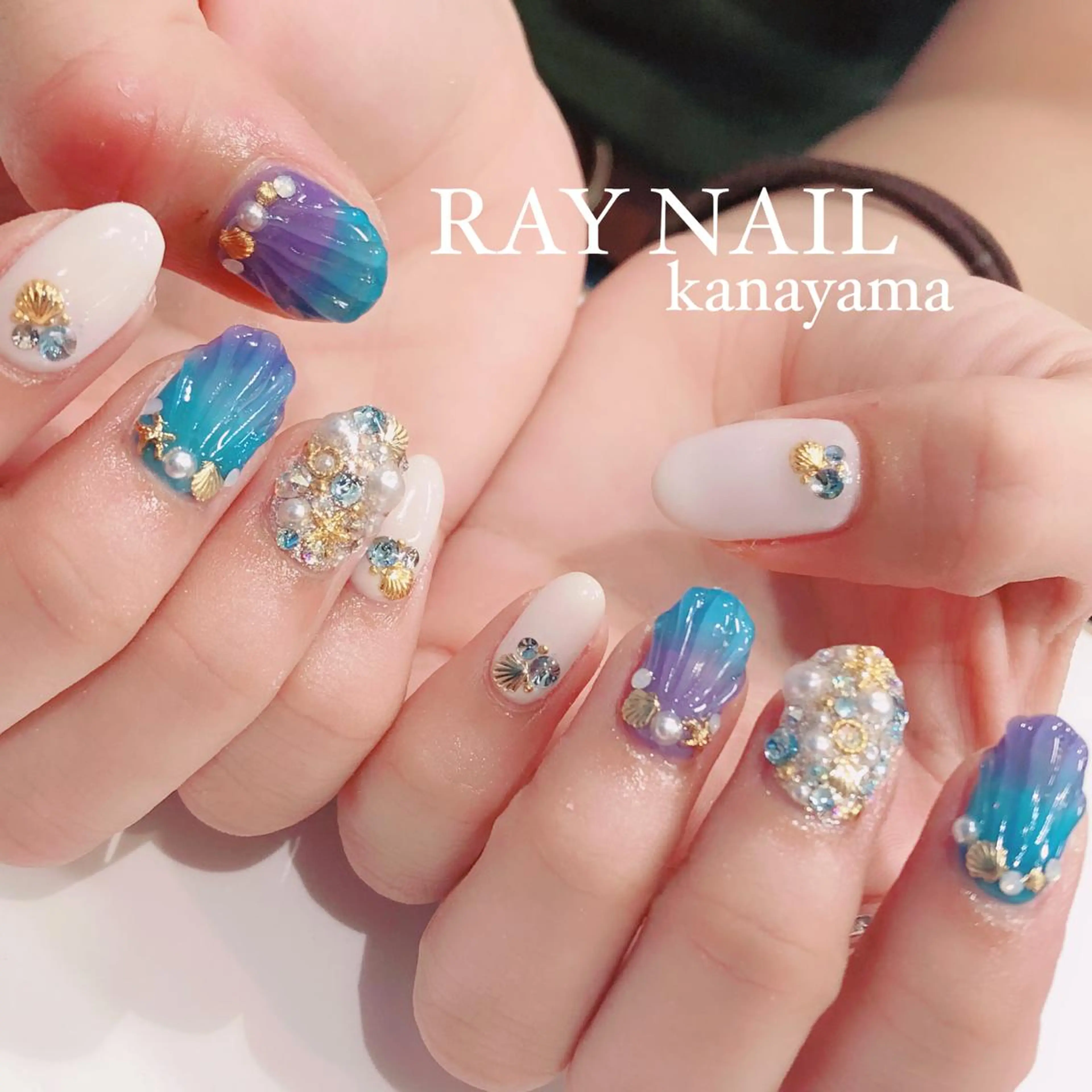 ネイル キラキラネイル Arowa 伊田のネイルデザイン