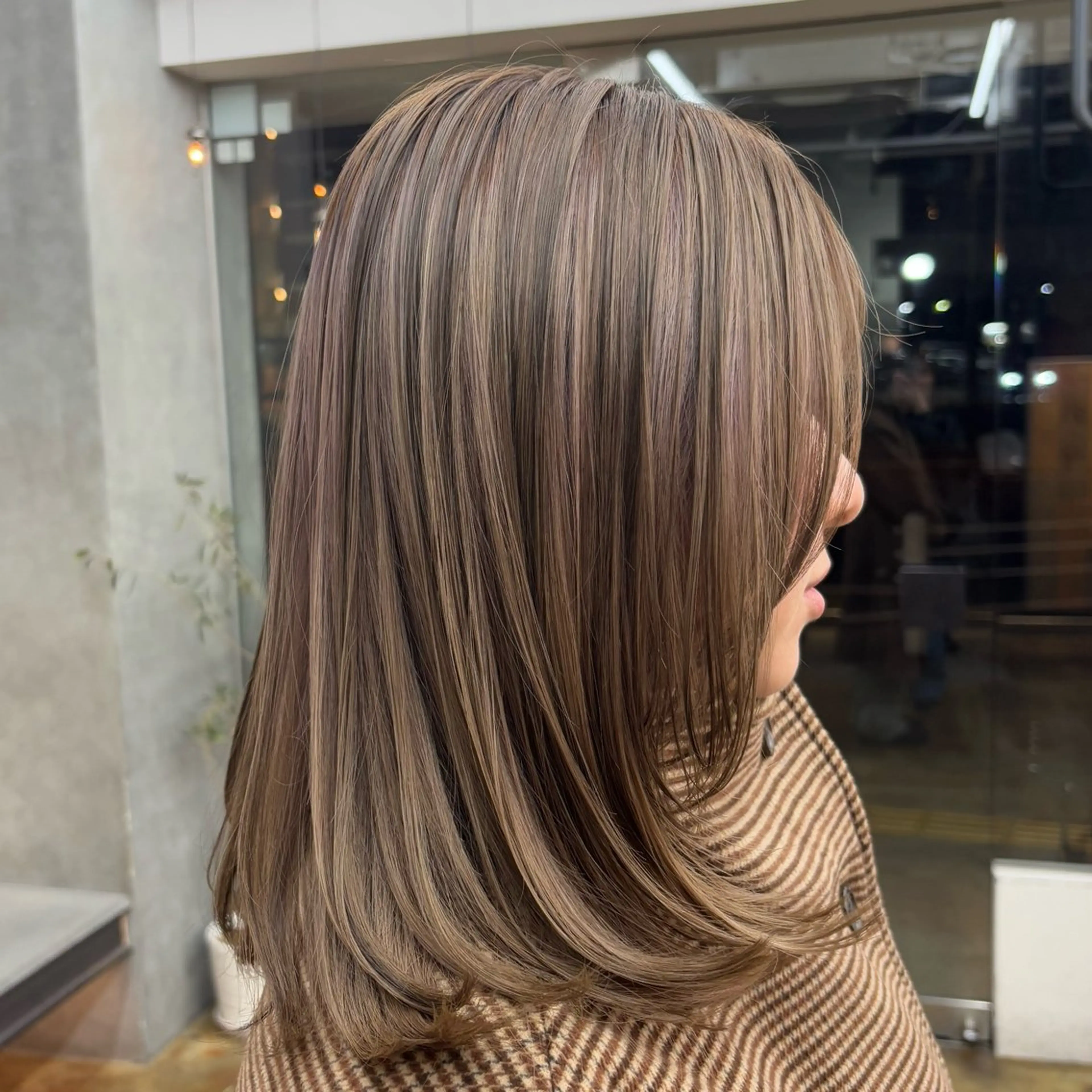 ミディアム カラー ベージュカラー ホワイトベージュ ヘアカラー BELO OSAKA マオのヘアスタイル