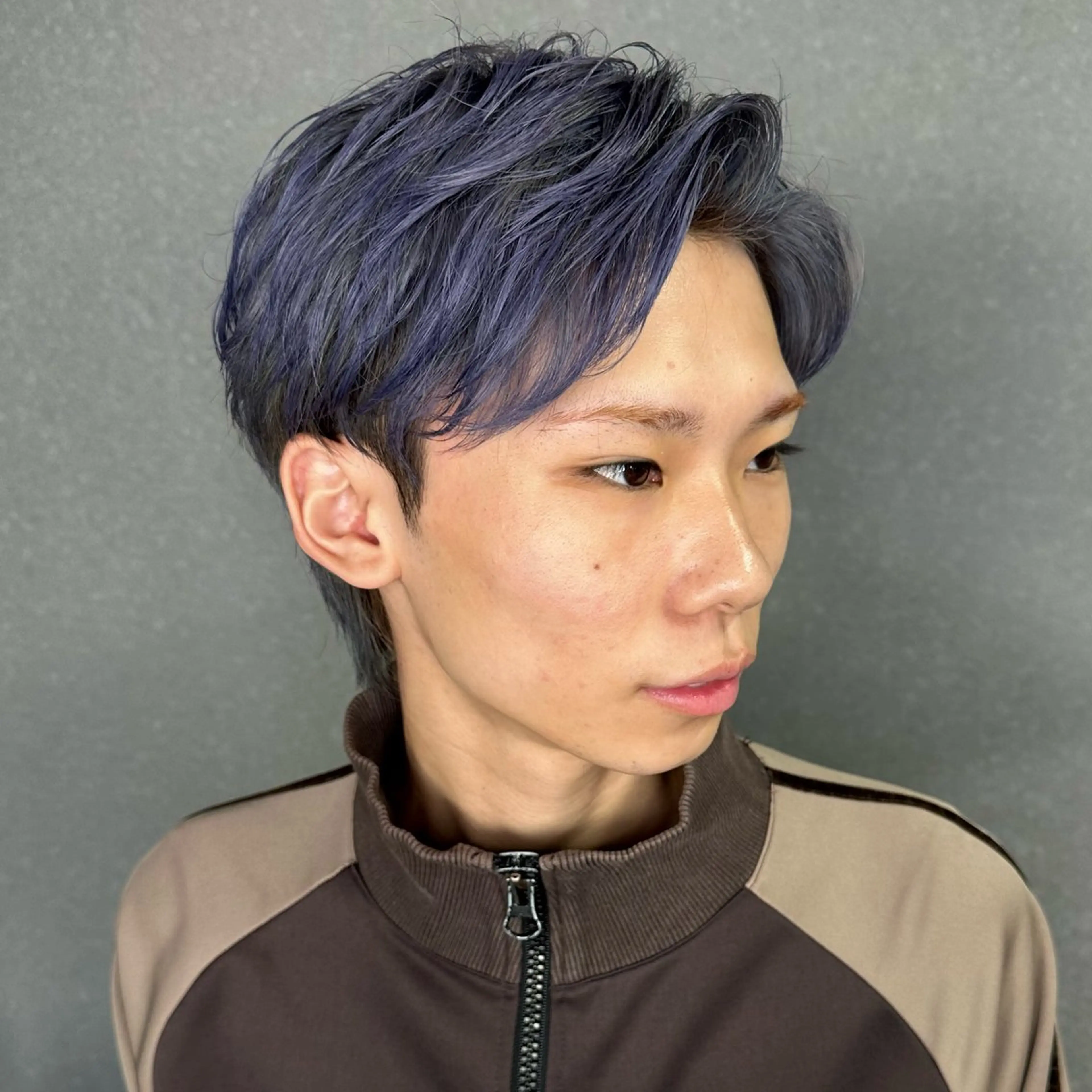 ショート メンズ アップバング マッシュ マッシュヘア カット ヘアカラー トリートメント マエダルイ🌐 レイヤースタイルのヘアスタイル