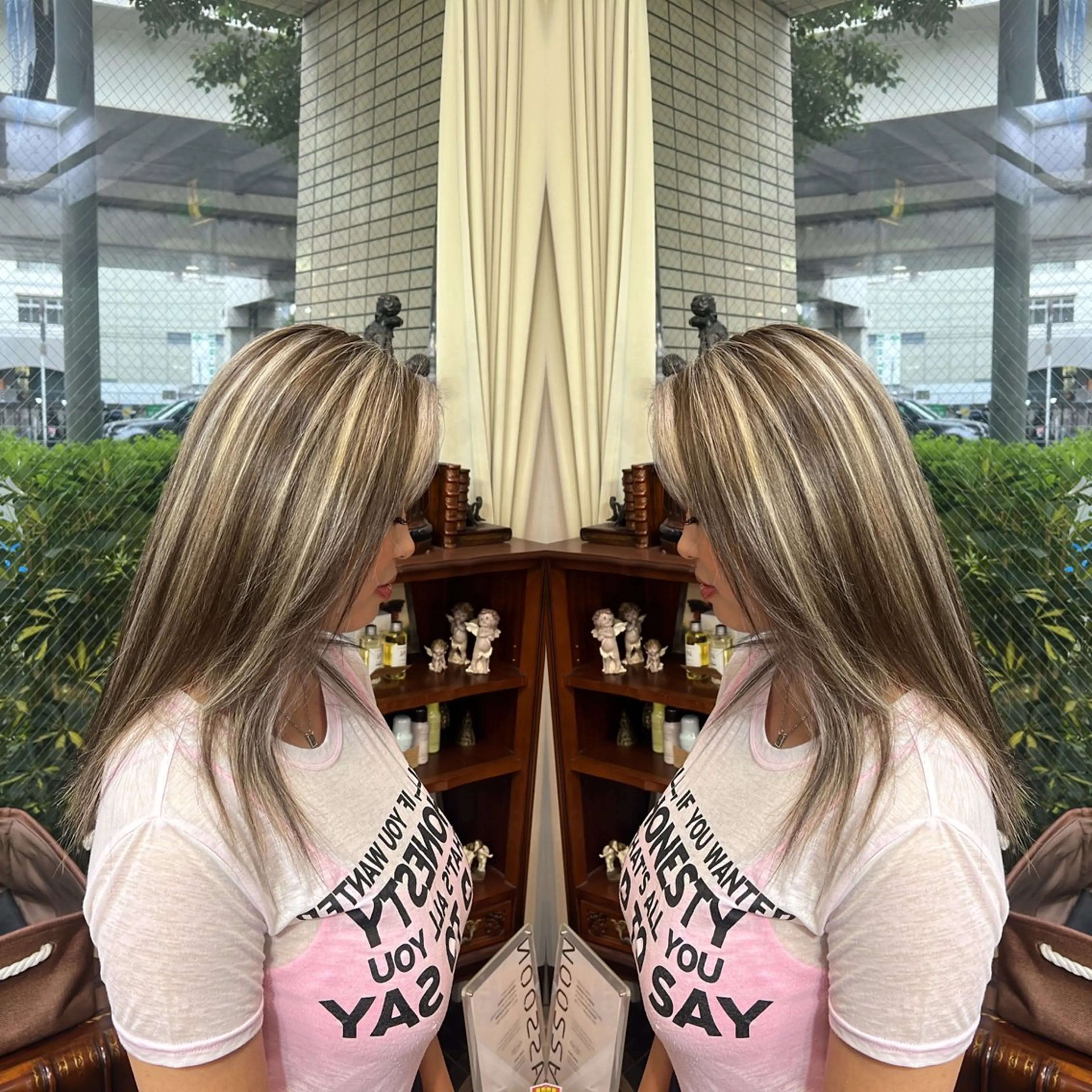 セミロング カラー ハイライト/レイヤー /ハイトーン/AOIのヘアスタイル