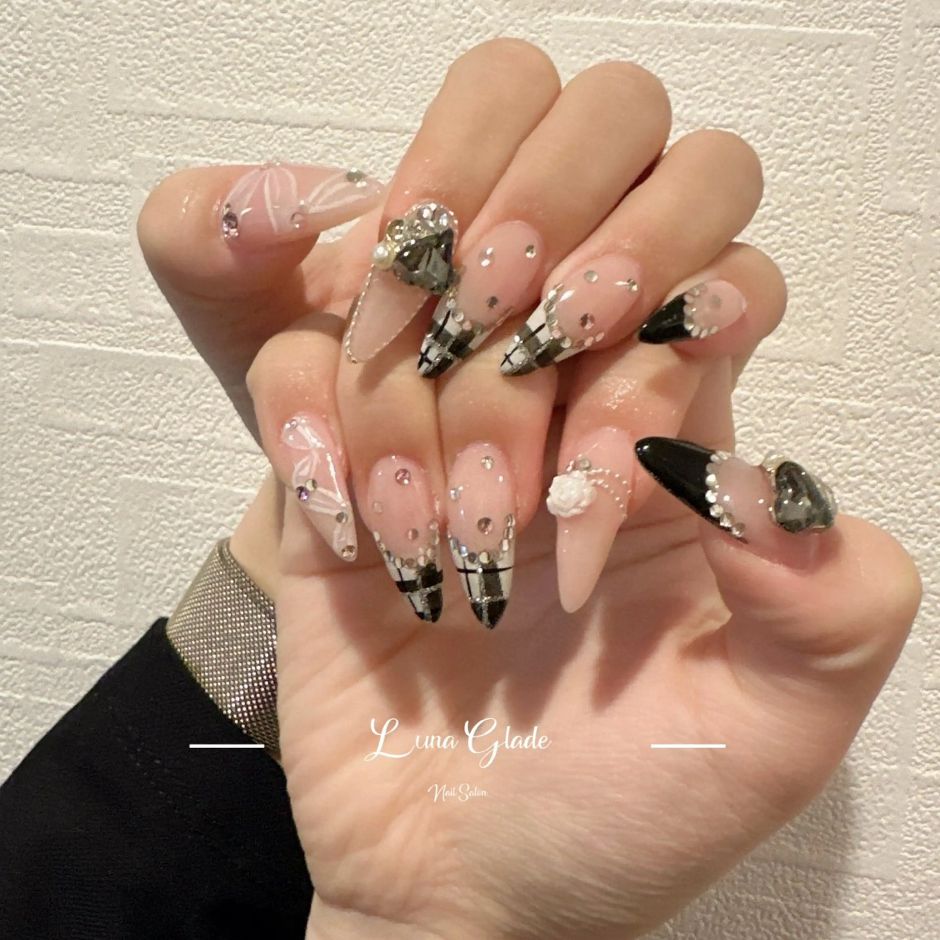 ネイル ハンドネイル Luna Gladeのネイルデザイン