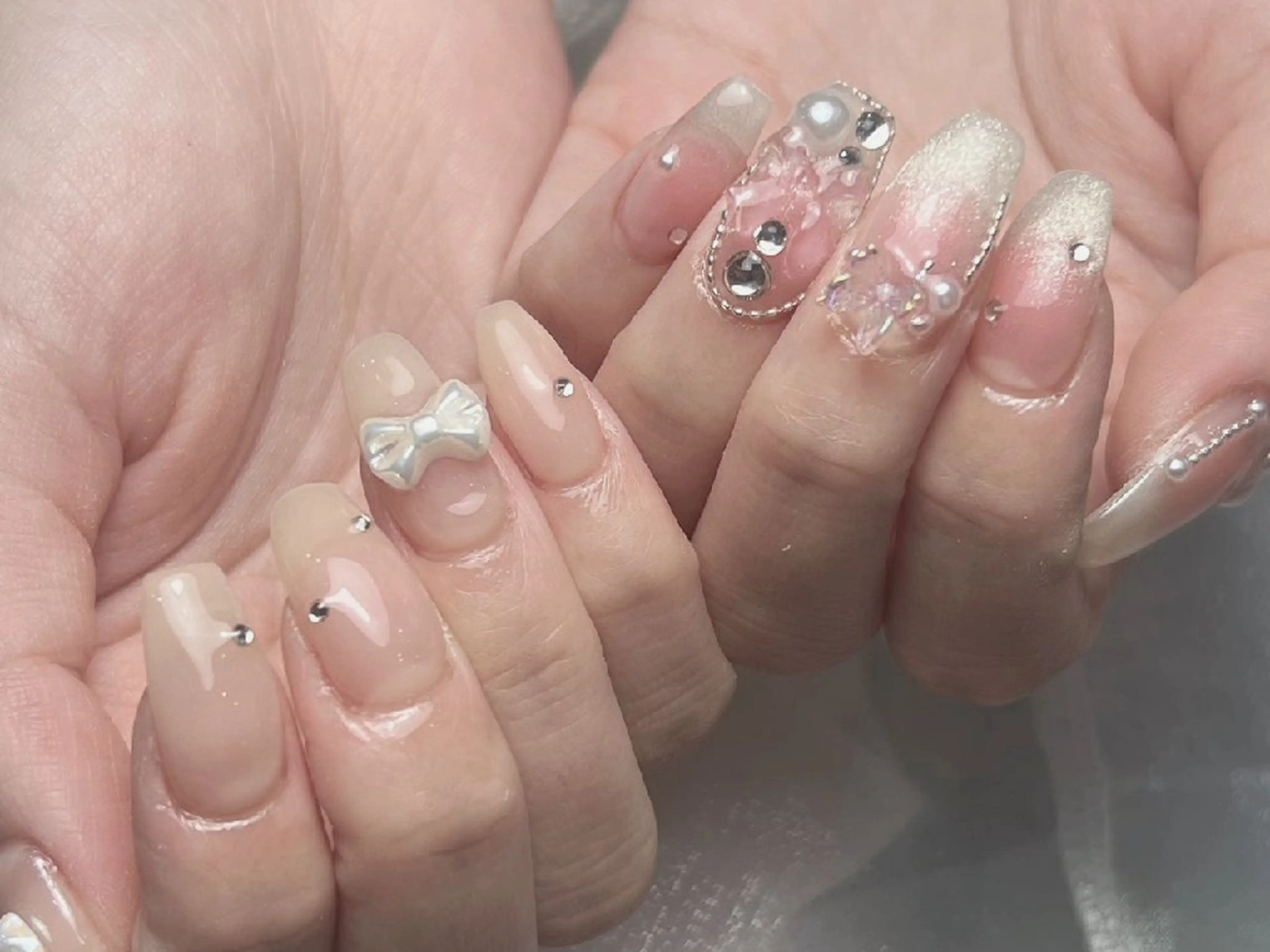 ネイル フラワーネイル フットネイル フレンチネイル ガーリー キラキラネイル ハンドネイル UM Nail Salonのネイルデザイン