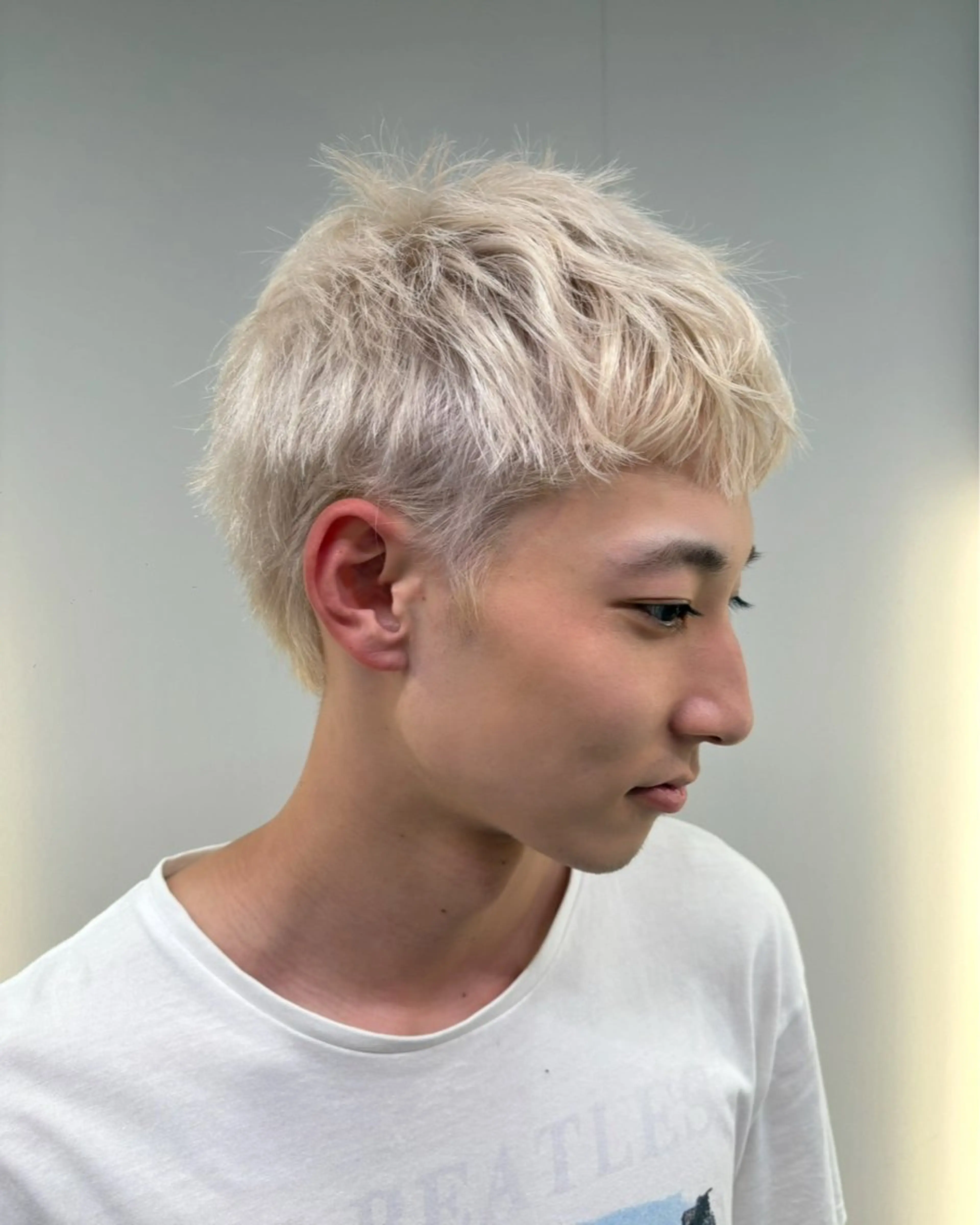 ショート カラー ショートヘア ケアブリーチカラー 橋本一輝のヘアスタイル