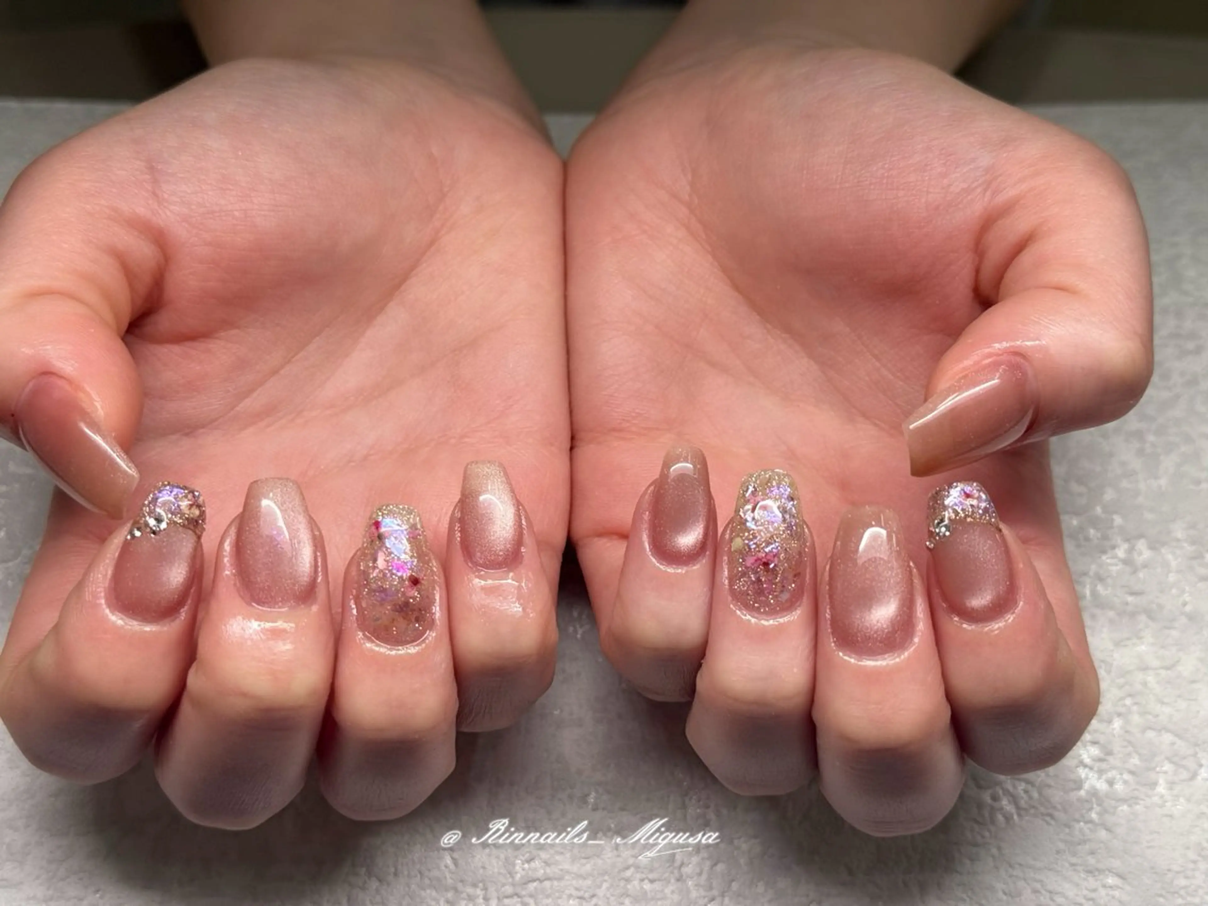 ミディアム 韓国風ヘア ハンドネイル RIN NAILS ᥫ᭡Migusaのネイルデザイン