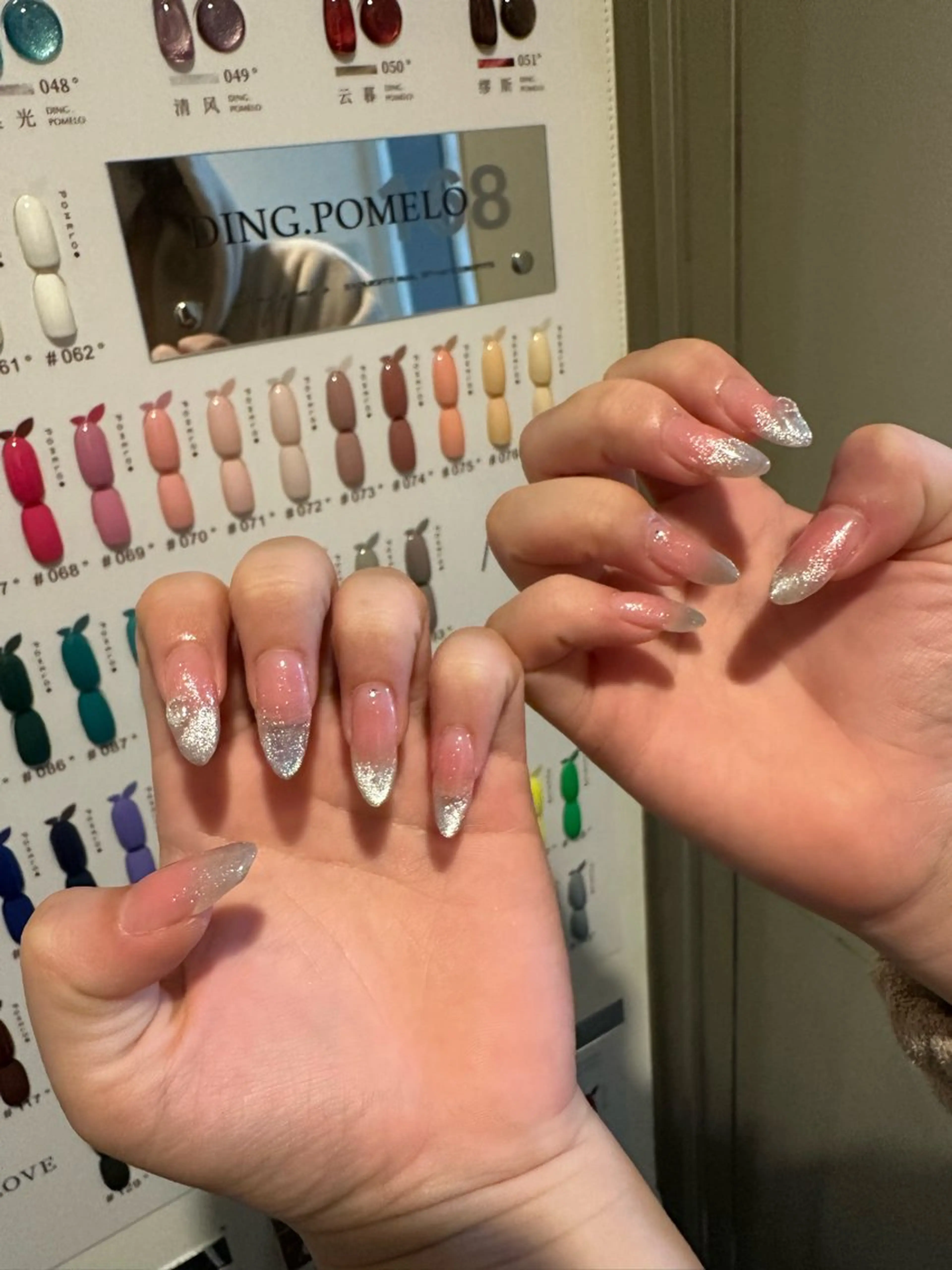 ネイル グラデーション 韓国ネイル マグネットネイル 持ち込み ハンドネイル RINN ANA.CHUOのネイルデザイン