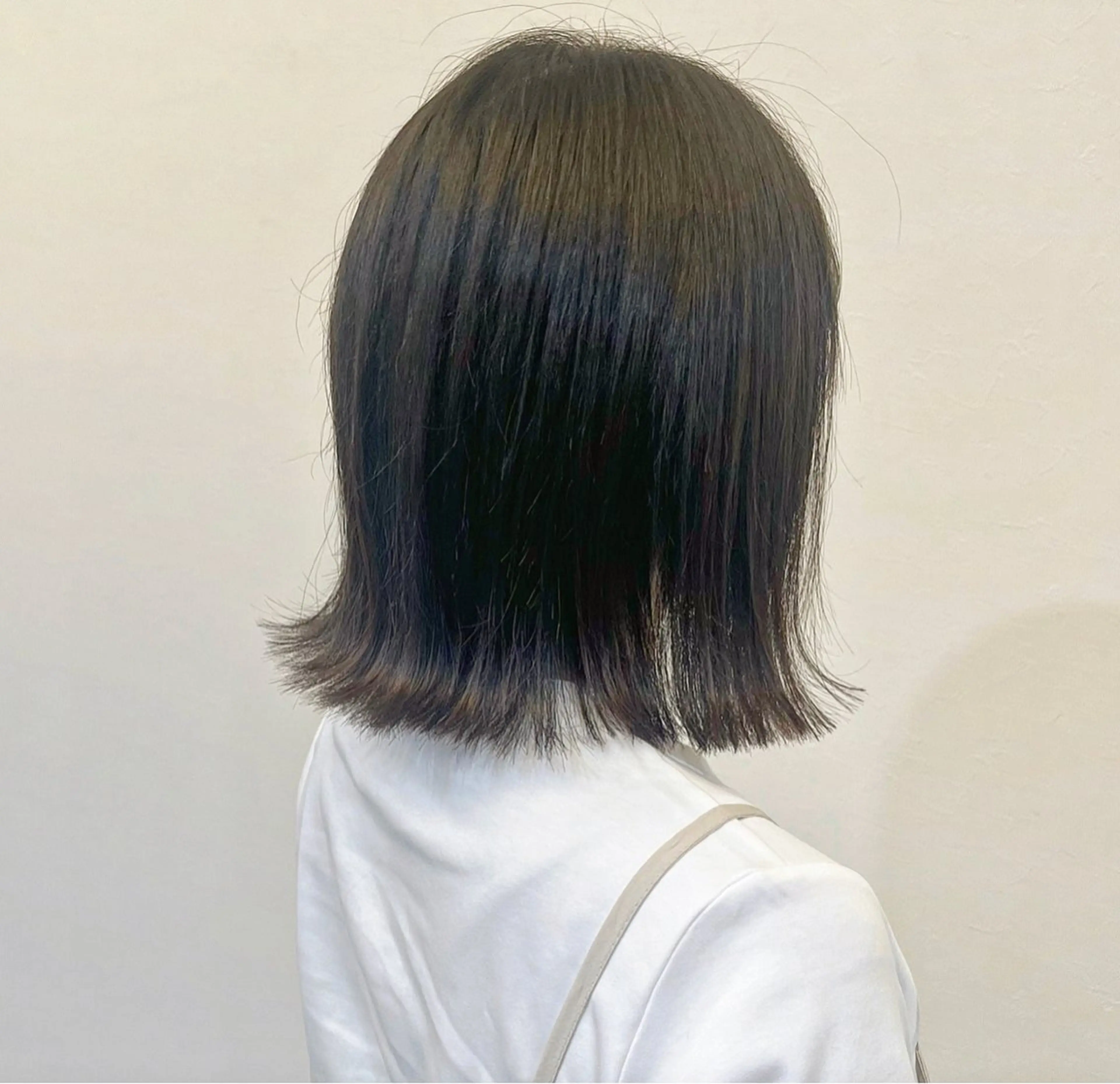 ミディアム カラー トリートメント 今井 杏奈のヘアスタイル