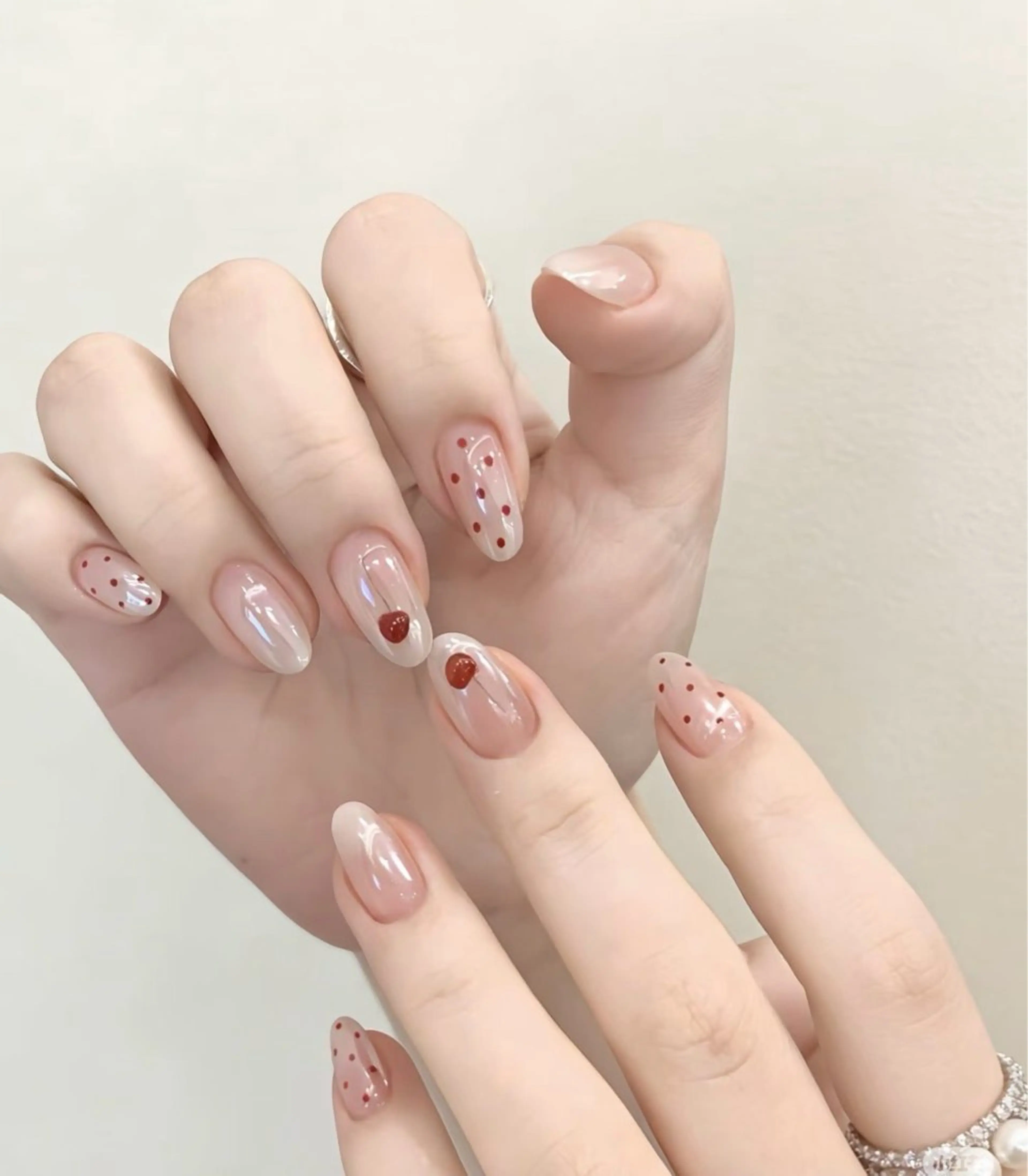 ネイル 持ち込み RUBYネイルサロン 9Caratsのネイルデザイン