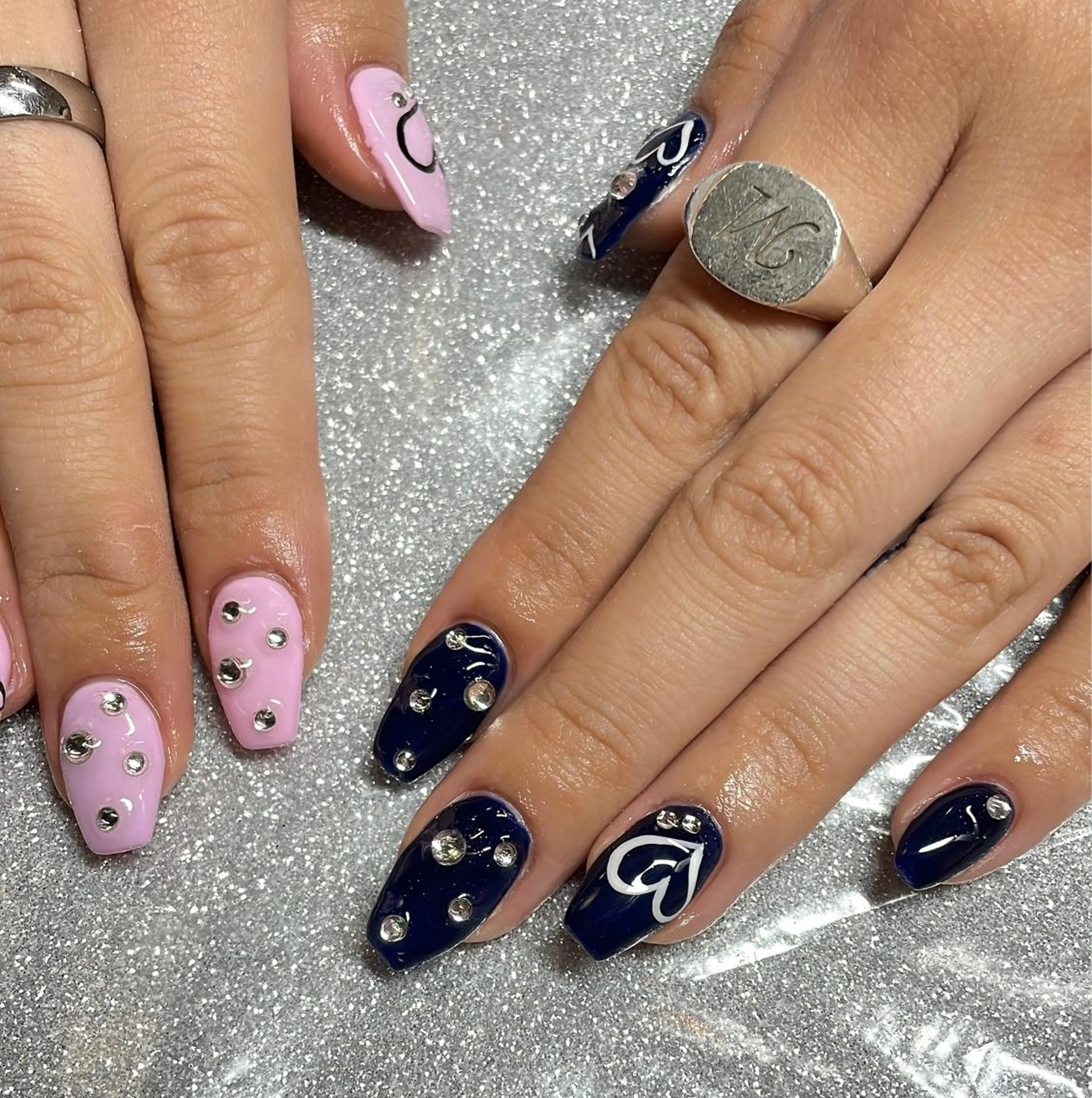 ネイル ハンドネイル VIERU 🌈🎀💖のネイルデザイン