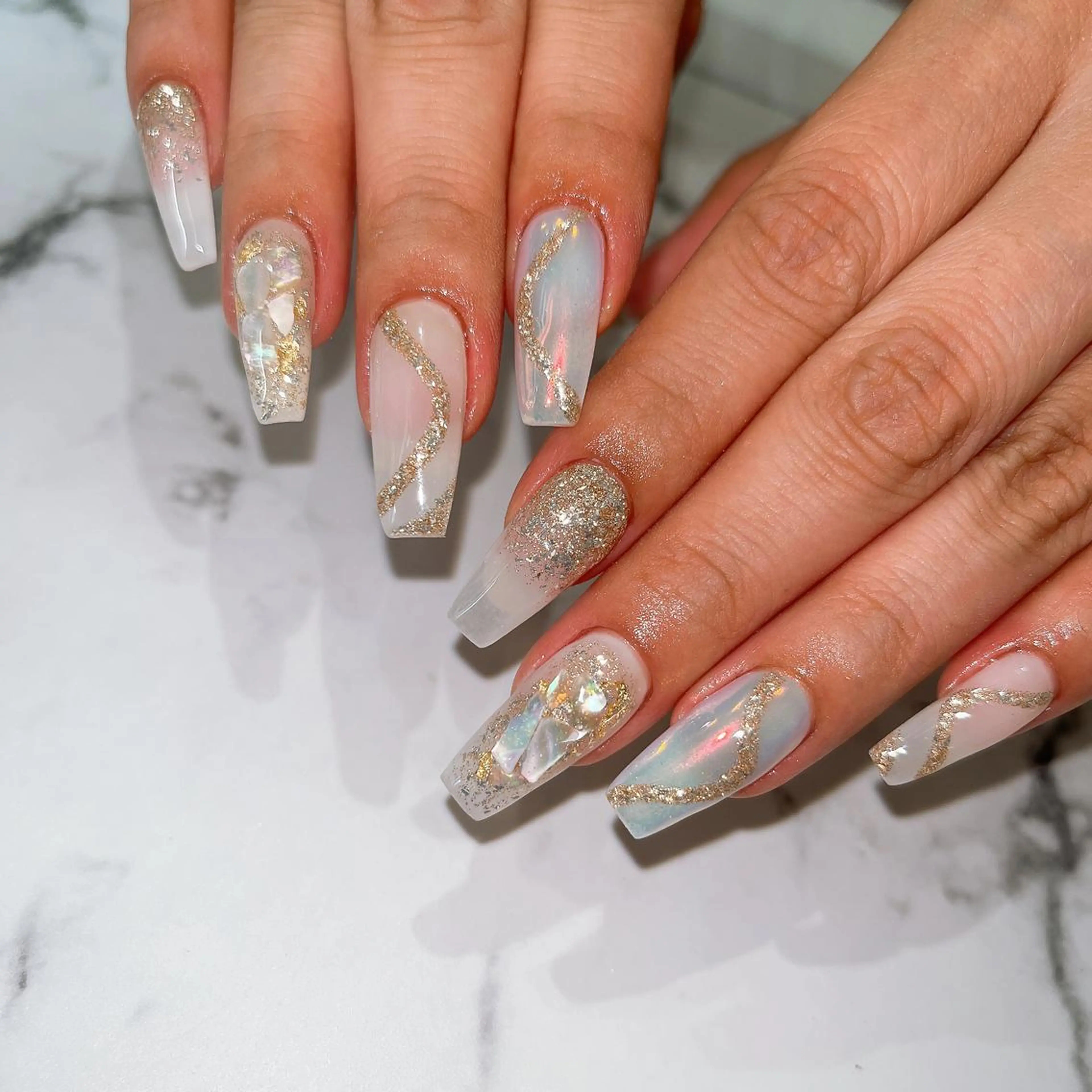 ネイル フットネイル フレンチネイル ジェルネイル ラメ(グリッター) ラメグラデーション ハンドネイル 𝐍𝐄𝐎 𝐉𝐔𝐑𝐈のネイルデザイン