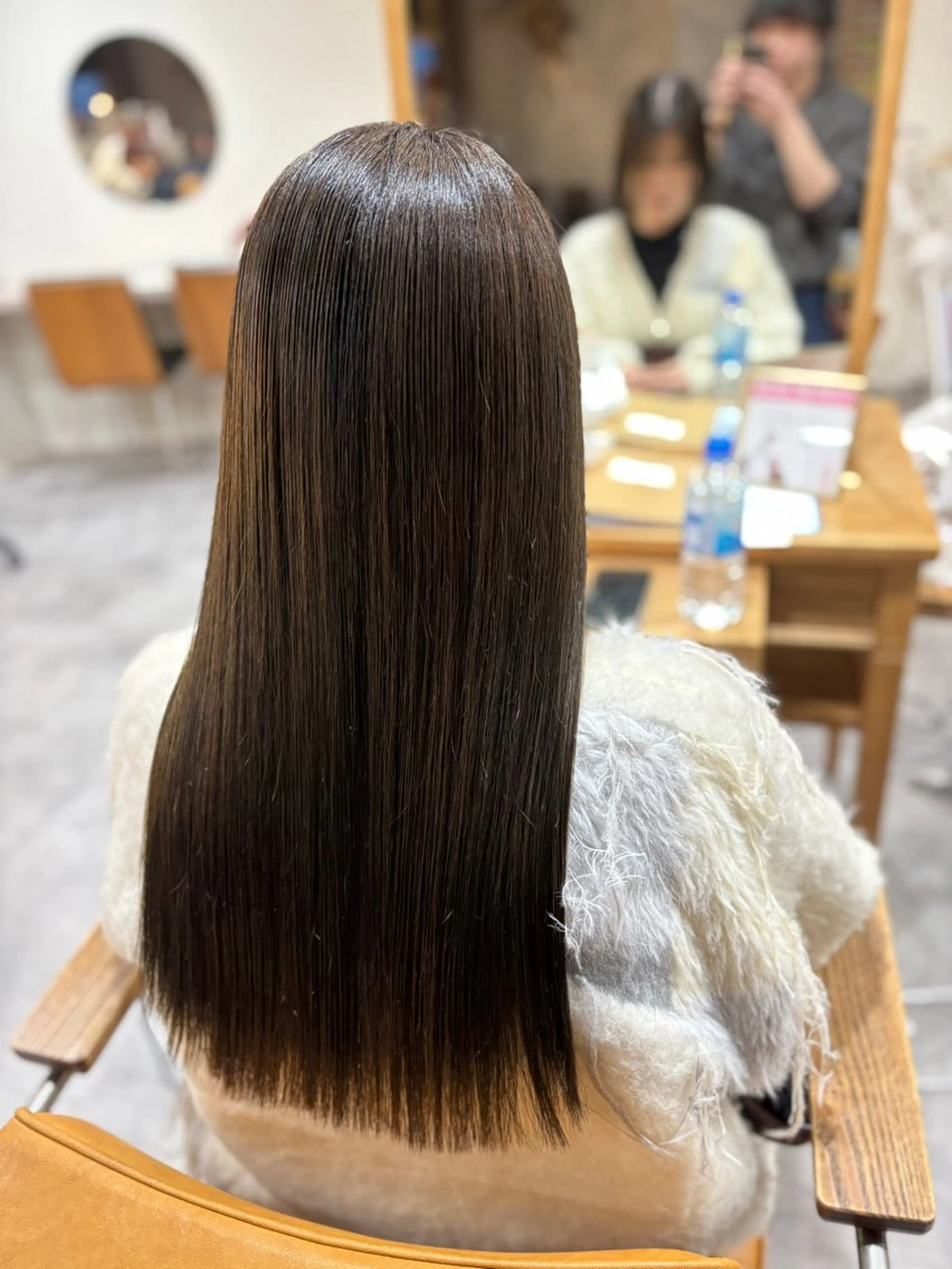 ロング ヘアカラー 縮毛矯正 トリートメント 韓国風レイヤー× くびれヘア艶髪のヘアスタイル