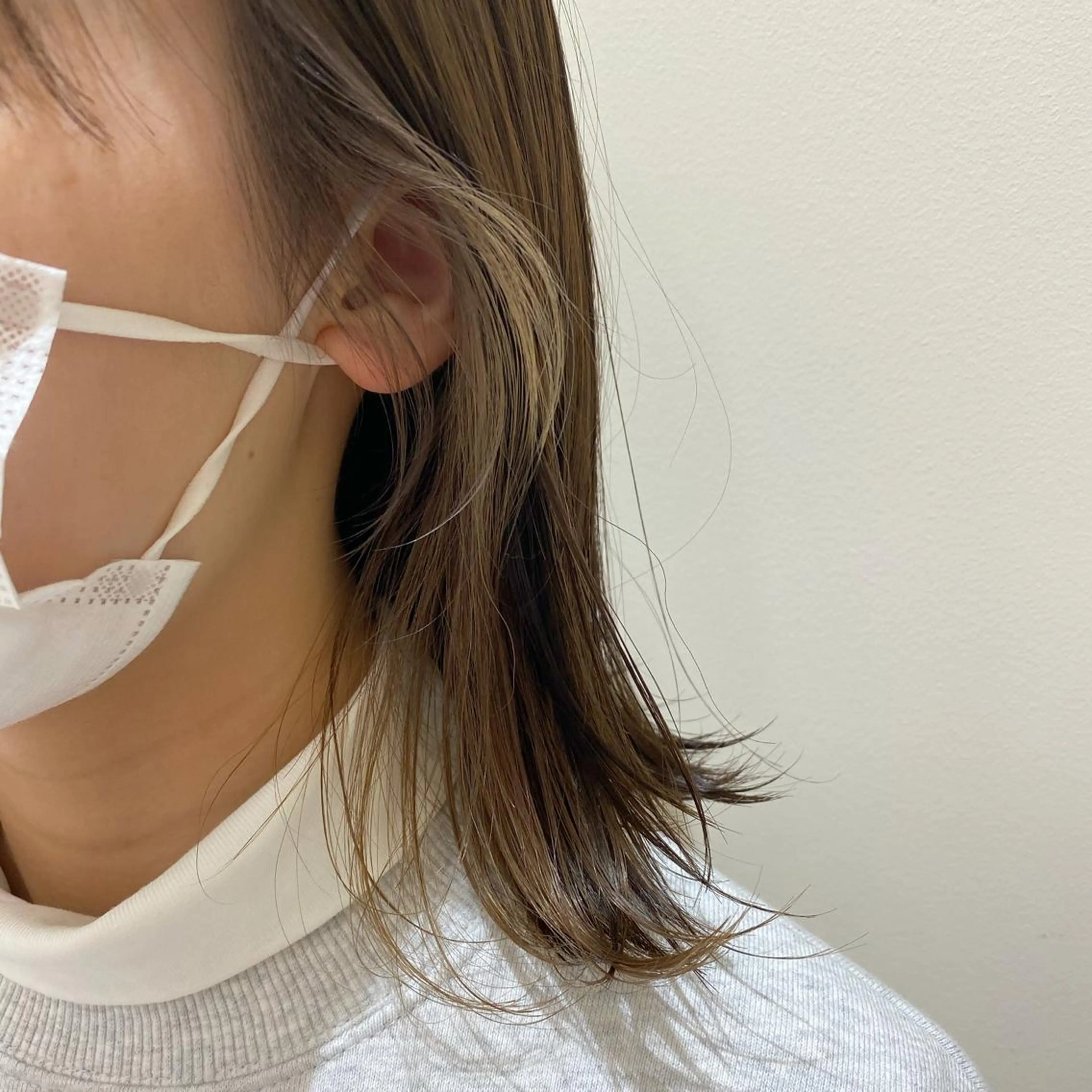 ミディアム カラー レイヤーカット/ ハイライト　千咲季のヘアスタイル