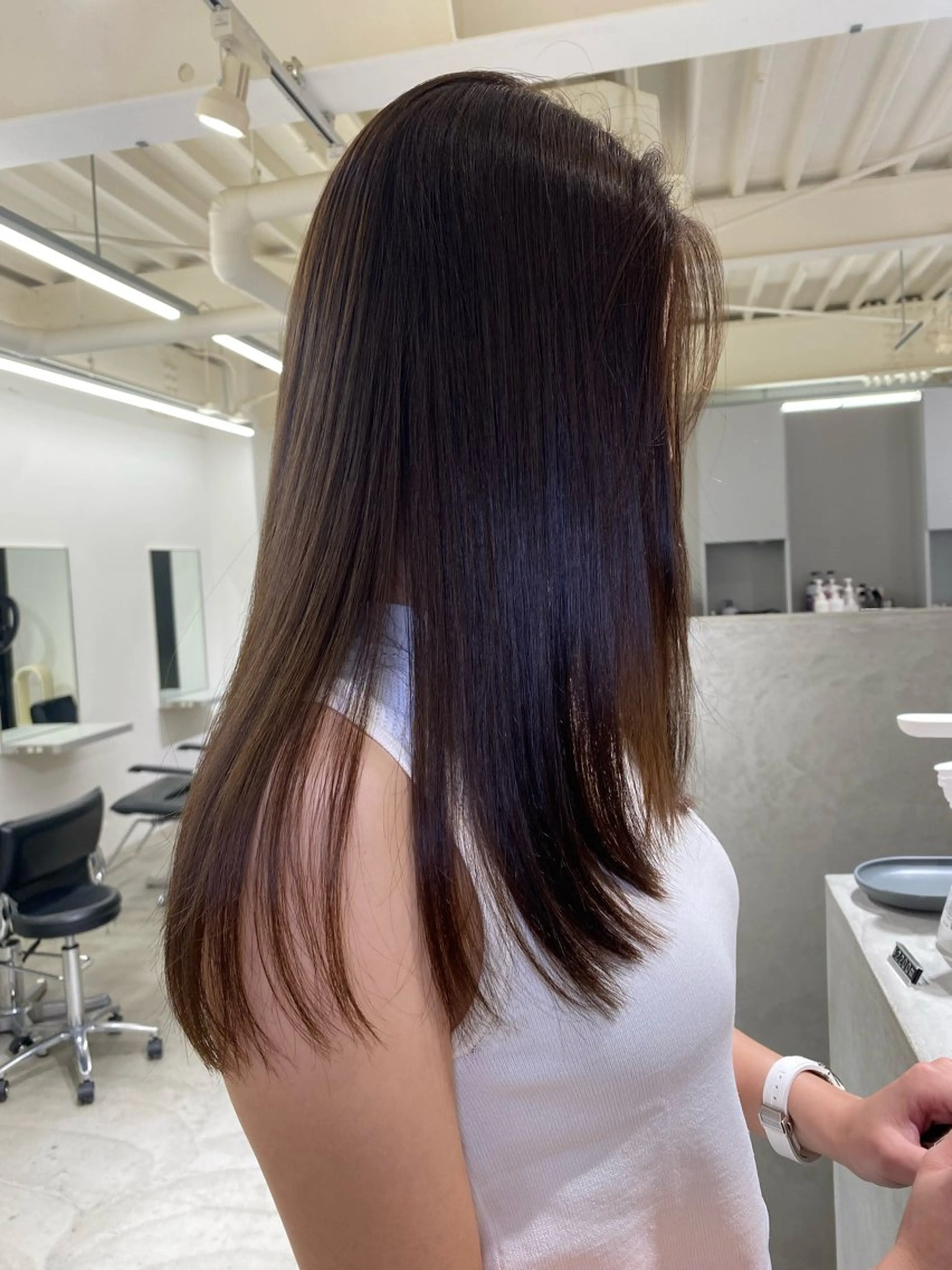 ロング カット okumura makiのヘアスタイル