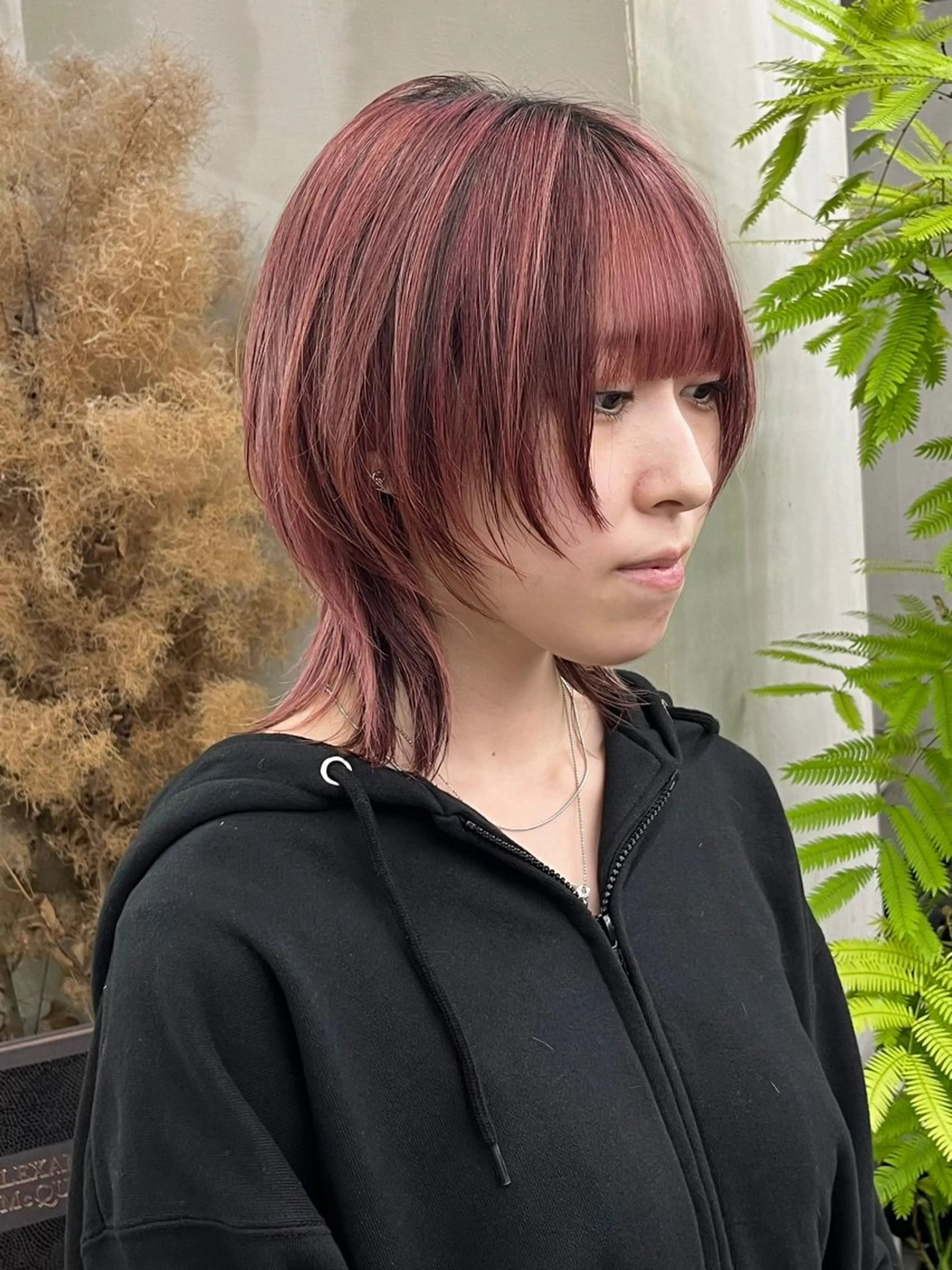 ミディアム カラー イツク ⚡️ ルーツ/ハイトーンのヘアスタイル