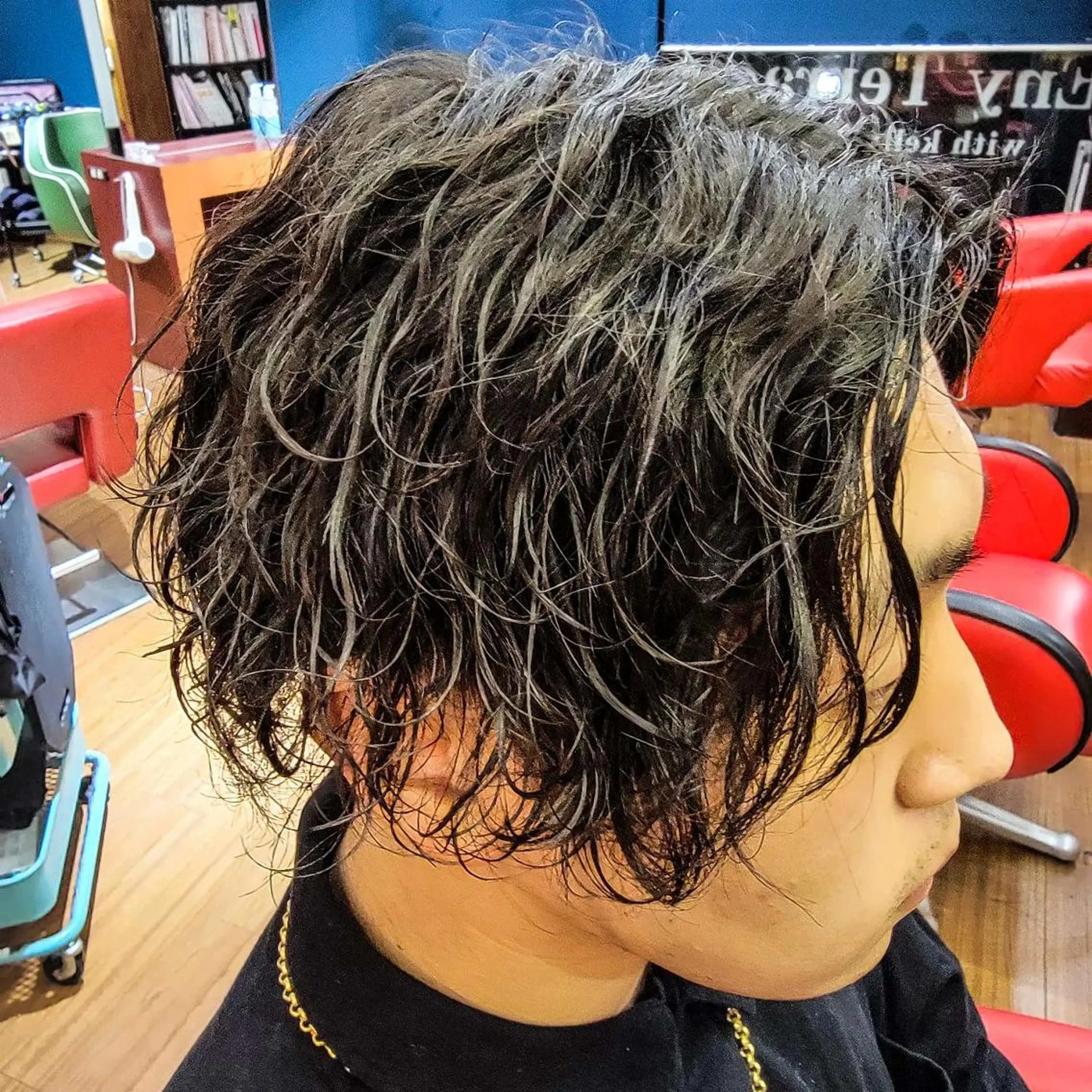 メンズ メンズパーマ メンズツイストパーマ 波巻きパーマ ツイストパーマ 特殊パーマ 片山恭兵のヘアスタイル
