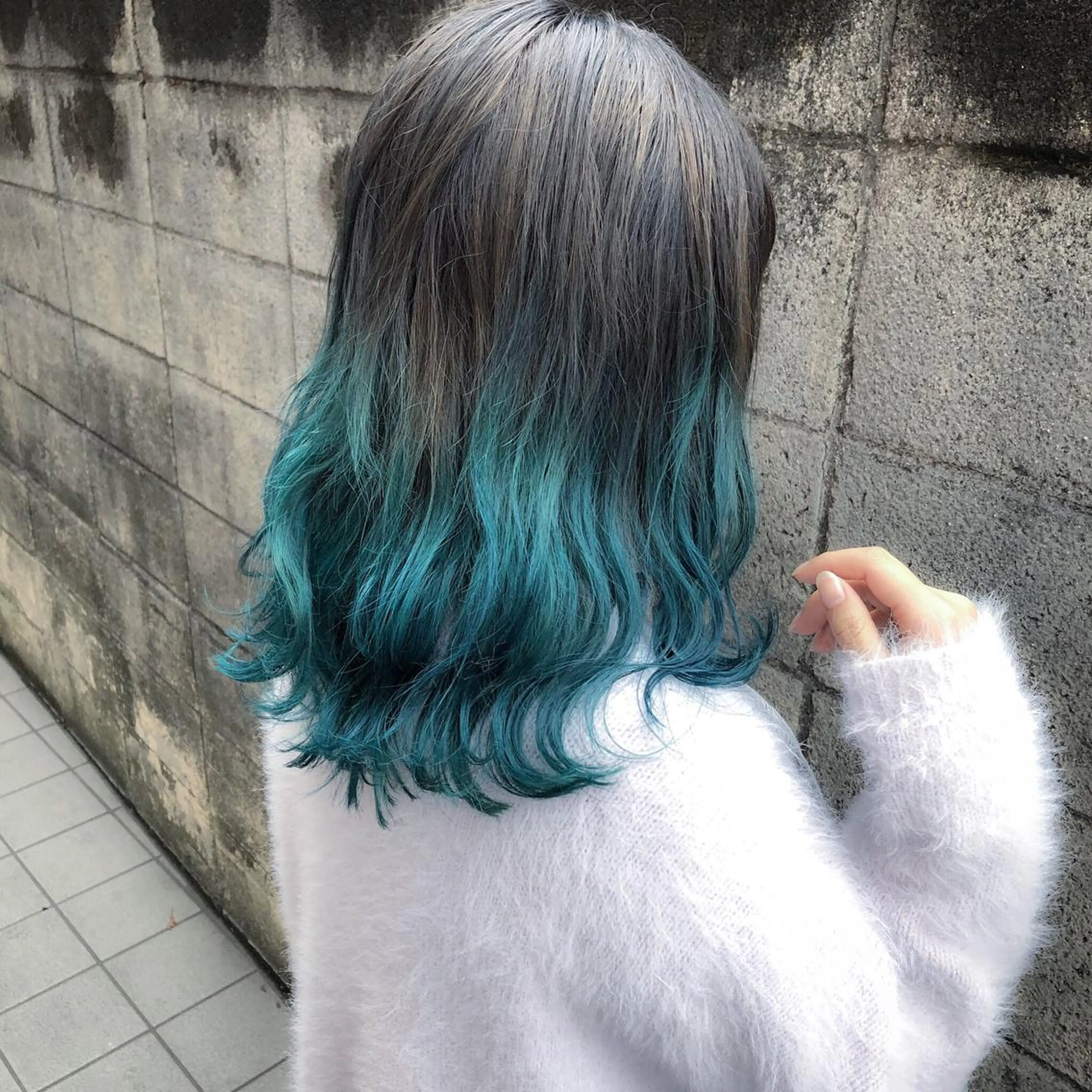 セミロング カラー グラデーションカラー 髪質改善、エクステ 山口卓哉のヘアスタイル