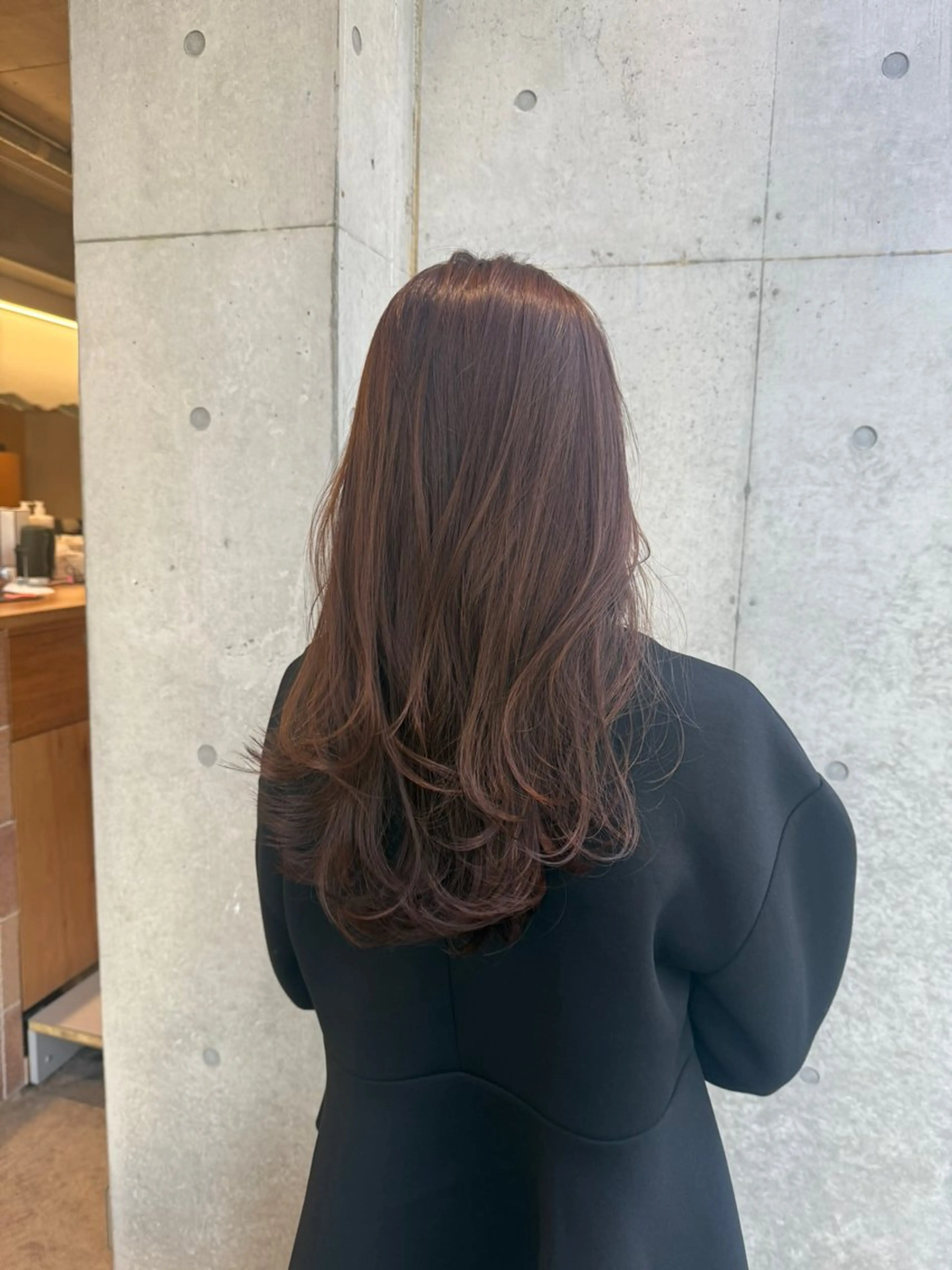 ロング カラー ロングレイヤー アッシュ ベージュカラー ブリーチ 透明感カラー カット ヘアカラー 誰より丁寧なカット/ 小林輝/レイヤーのヘアスタイル