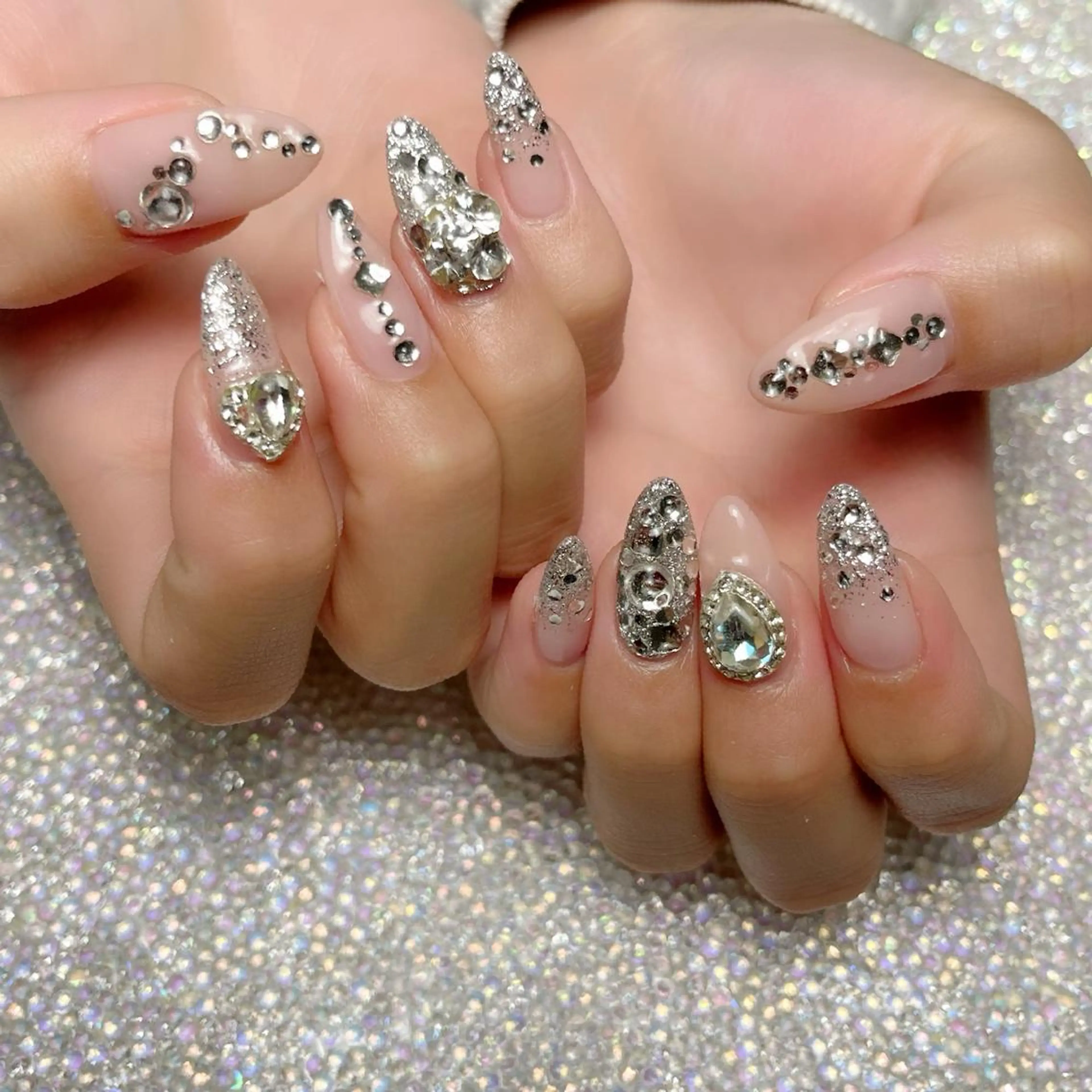 ネイル アートネイル フットネイル ジェルネイル ゴージャス キラキラネイル Y nail なんば堀江店のネイルデザイン