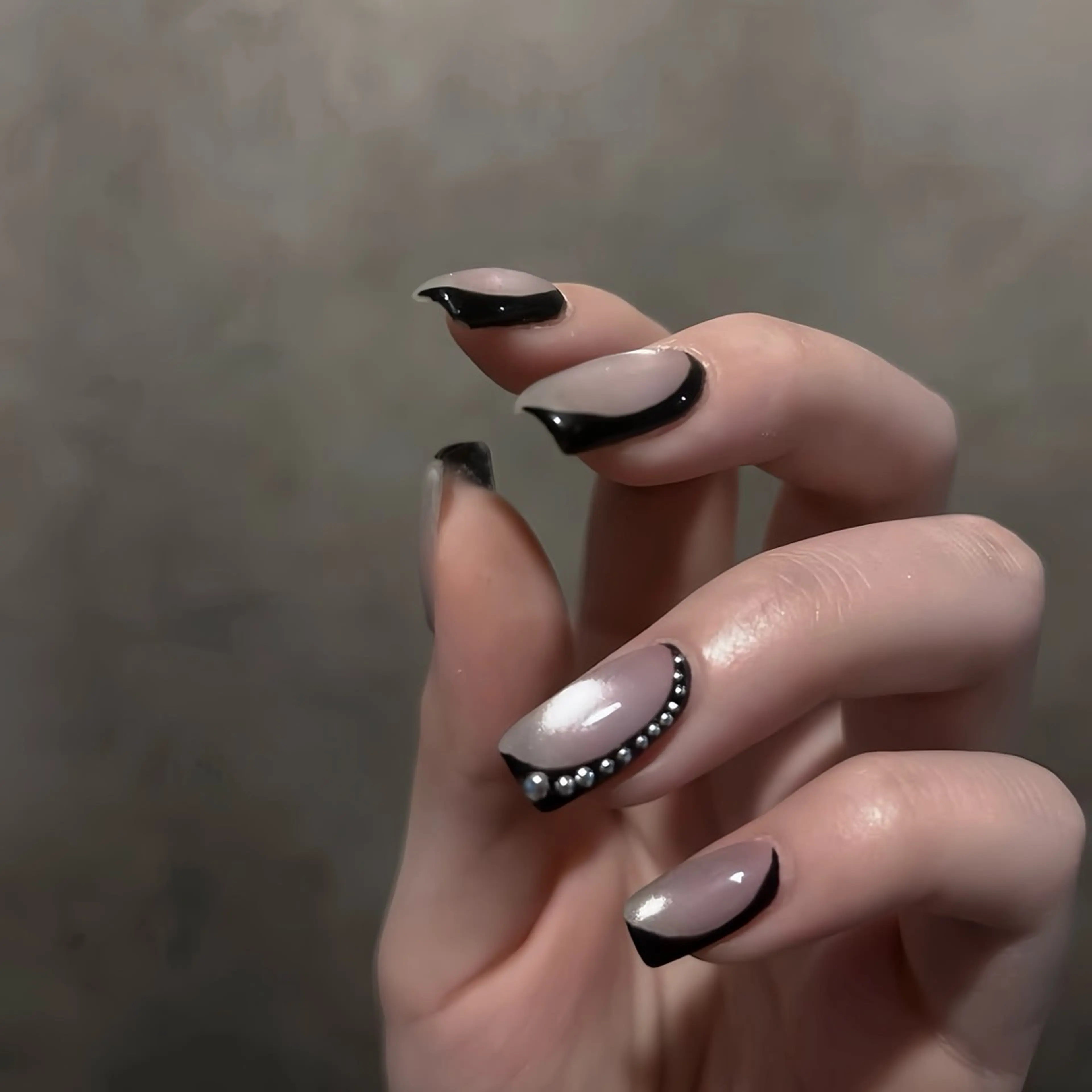 ネイル アートネイル 韓国ネイル ニュアンスネイル ぷっくりネイル talo .のネイルデザイン