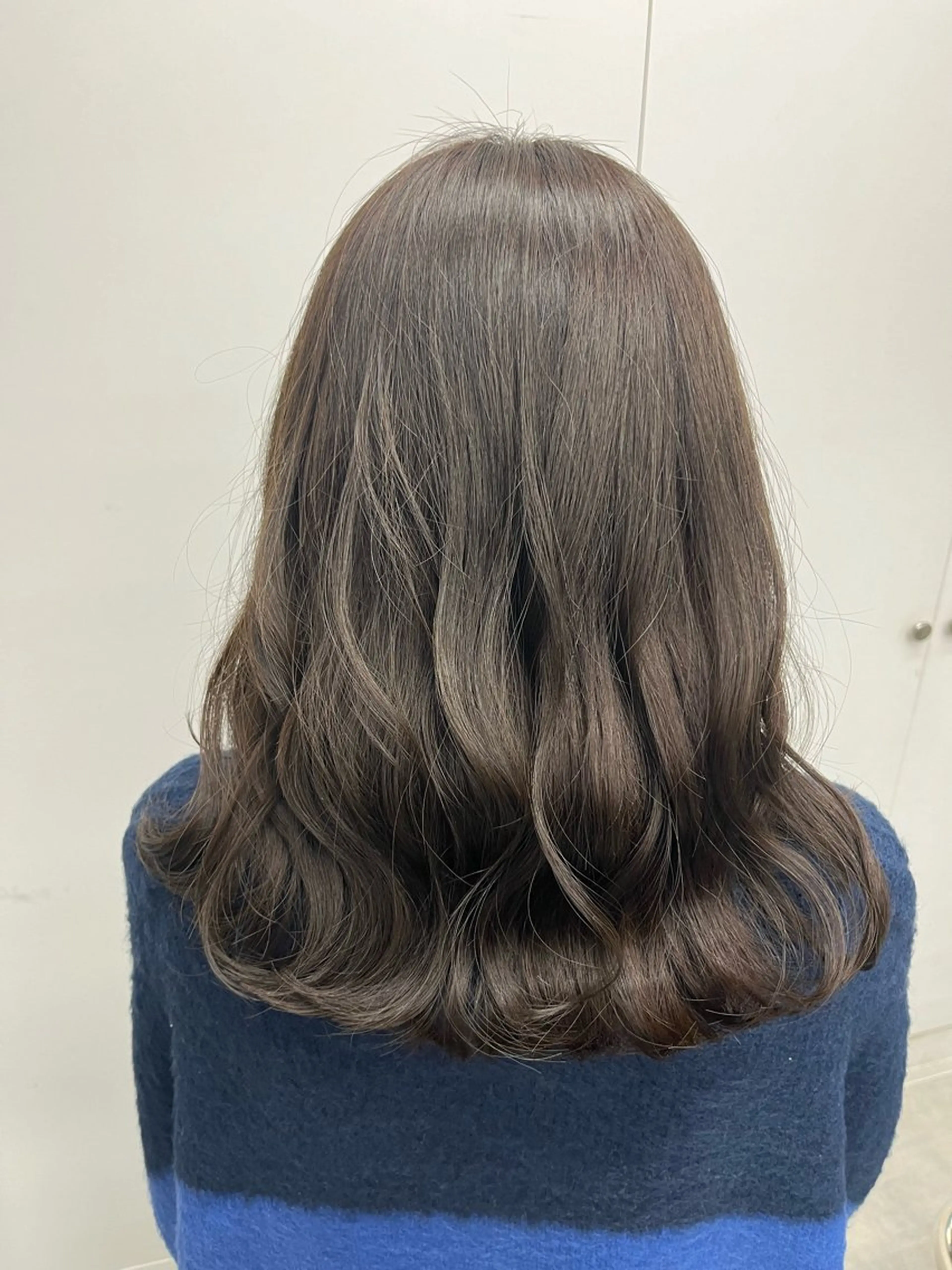 ミディアム 小山 水綺のヘアスタイル