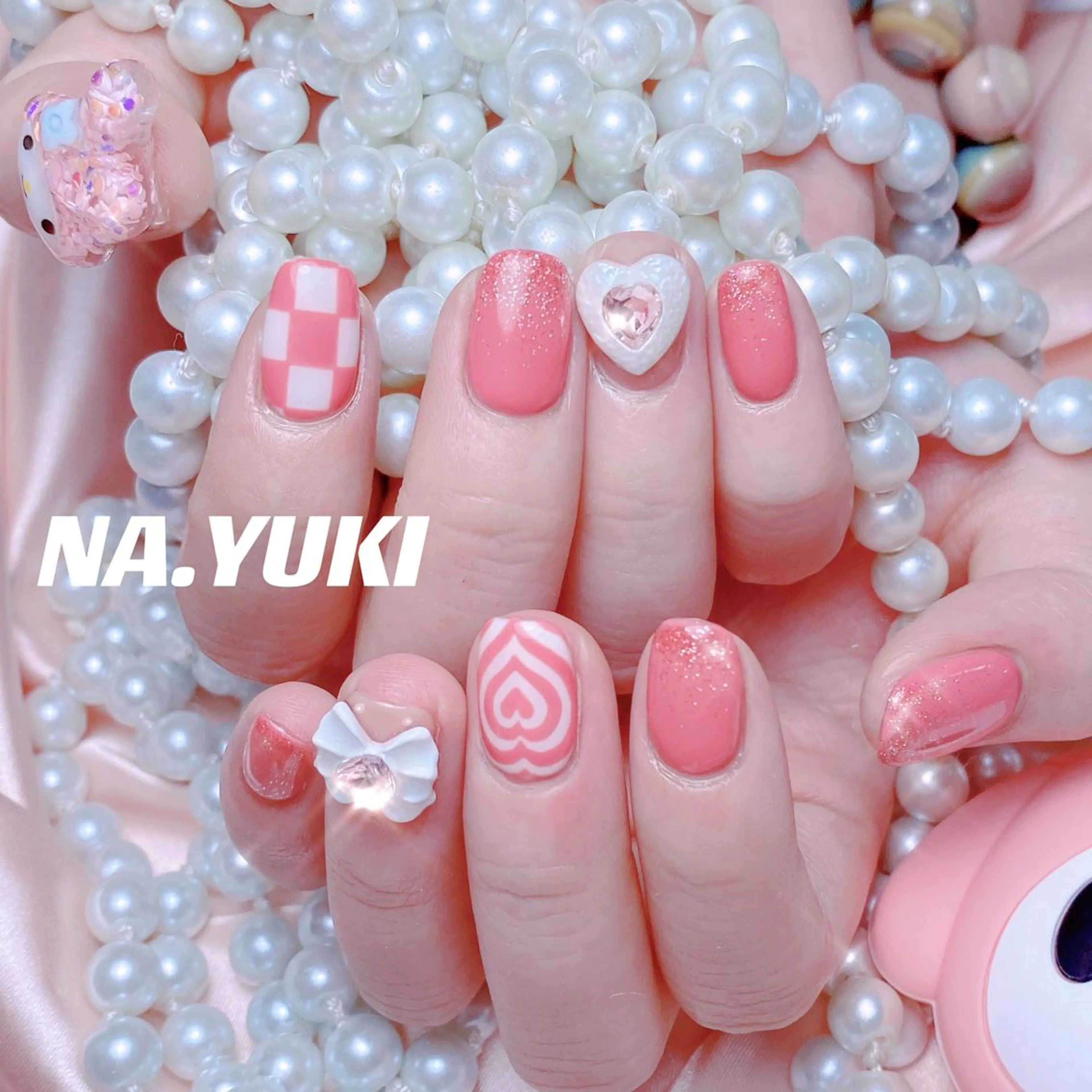 ネイル 🦋 Queenieのネイルデザイン