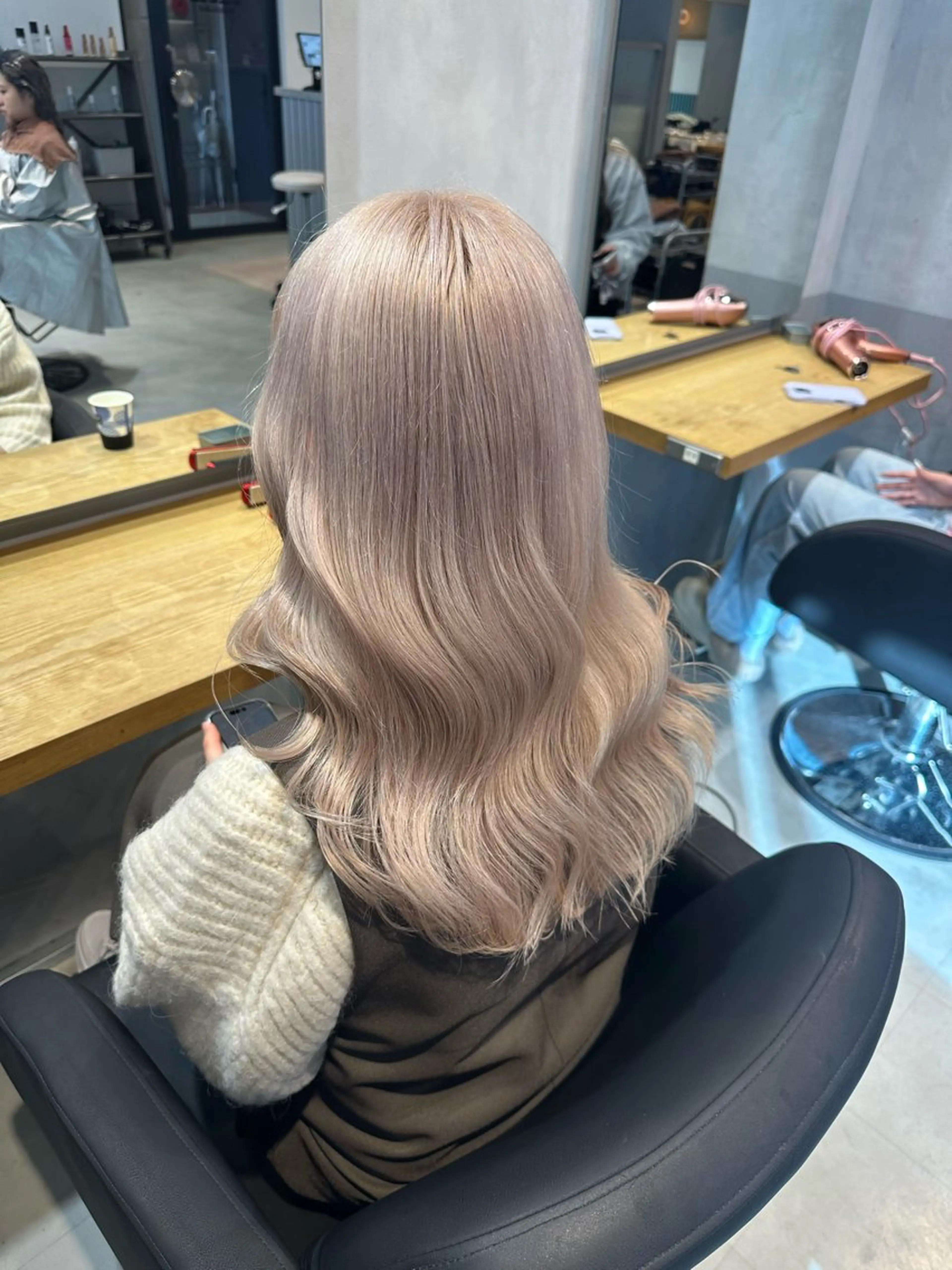 ミディアム カラー ヘアカラー トリートメント 💖ハイライト/ハイ トーン💖MIKIのヘアスタイル