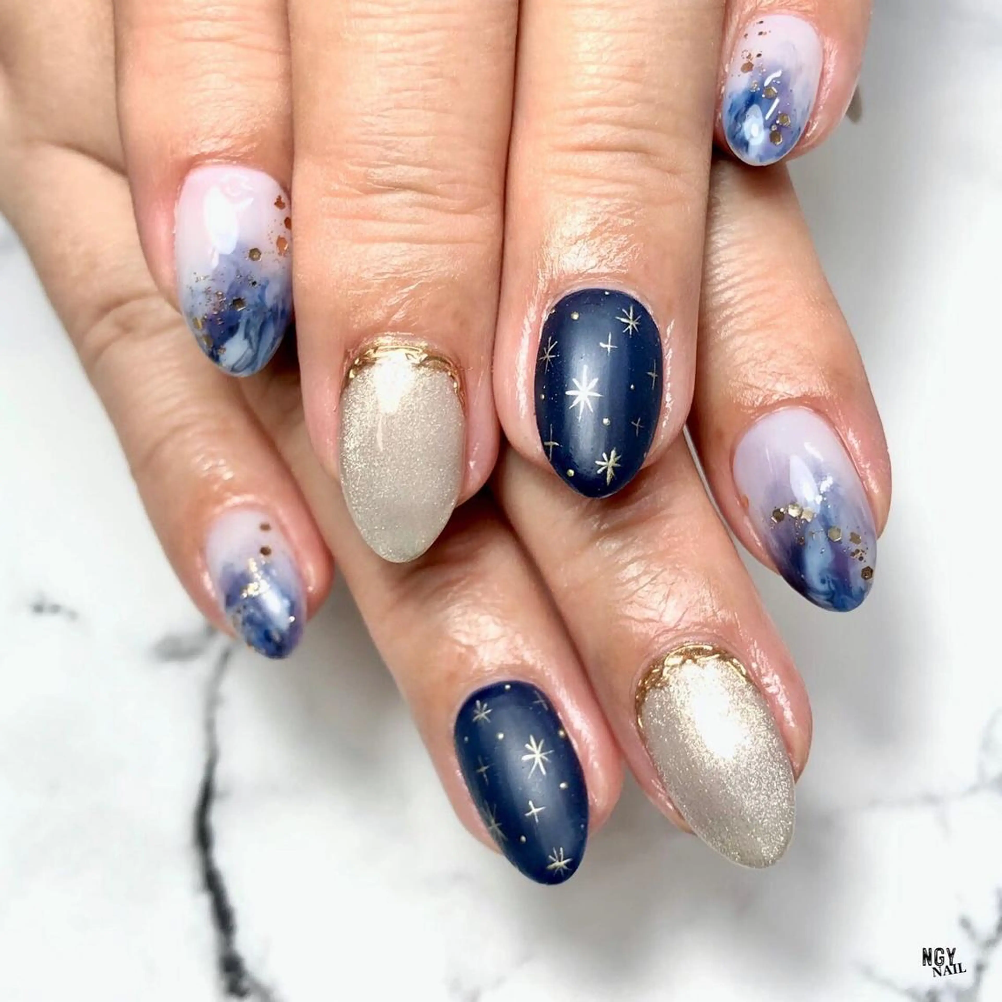 ネイル アートネイル ブルー ジェルネイル マグネットネイル 大理石ネイル(マーブル) ハンドネイル NAIL NOWのネイルデザイン