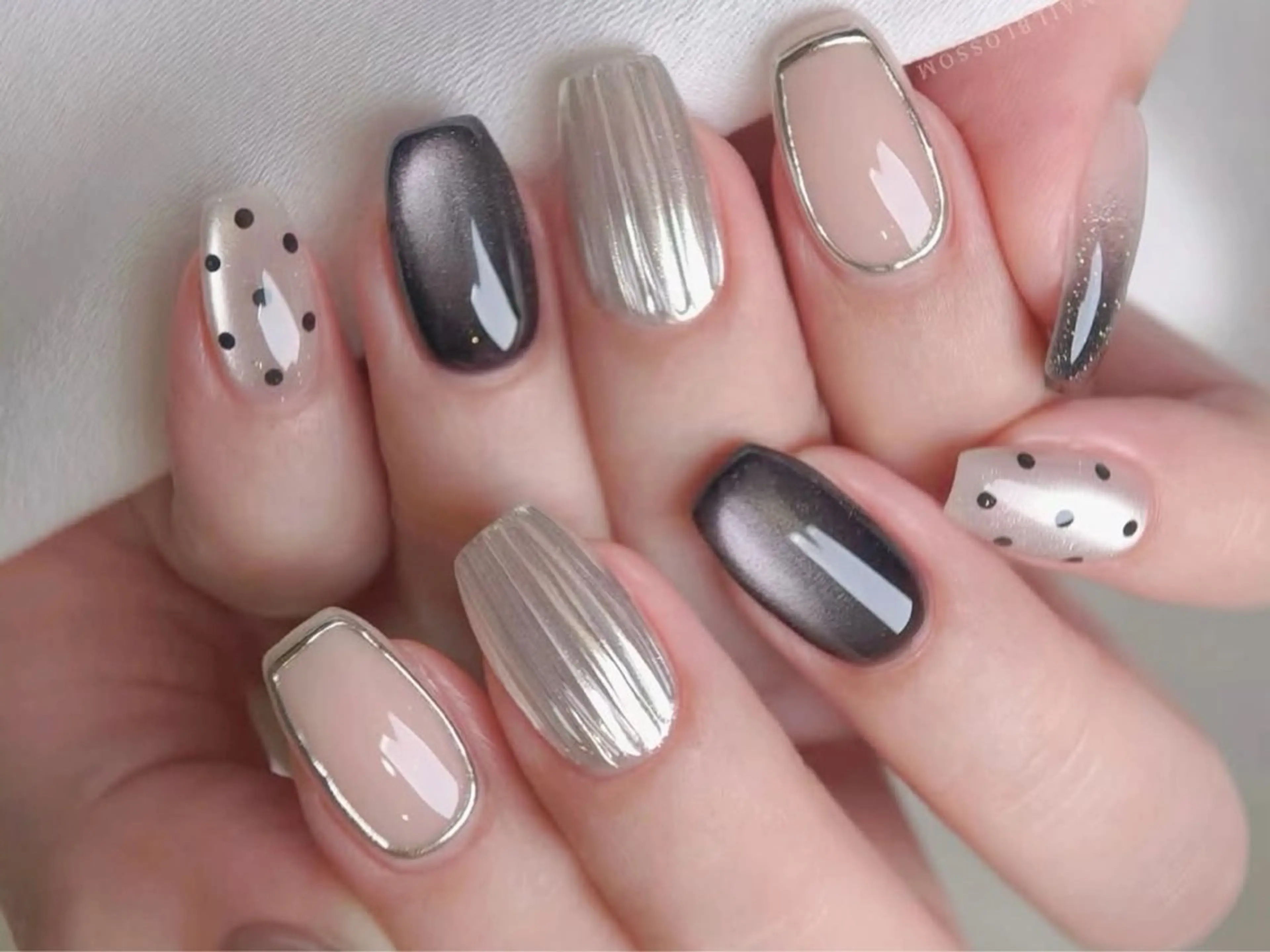 メンズ ネイル アートネイル フレンチネイル ジェルネイル キラキラネイル パラジェル ハンドネイル Bloom スカルプ専門店のネイルデザイン