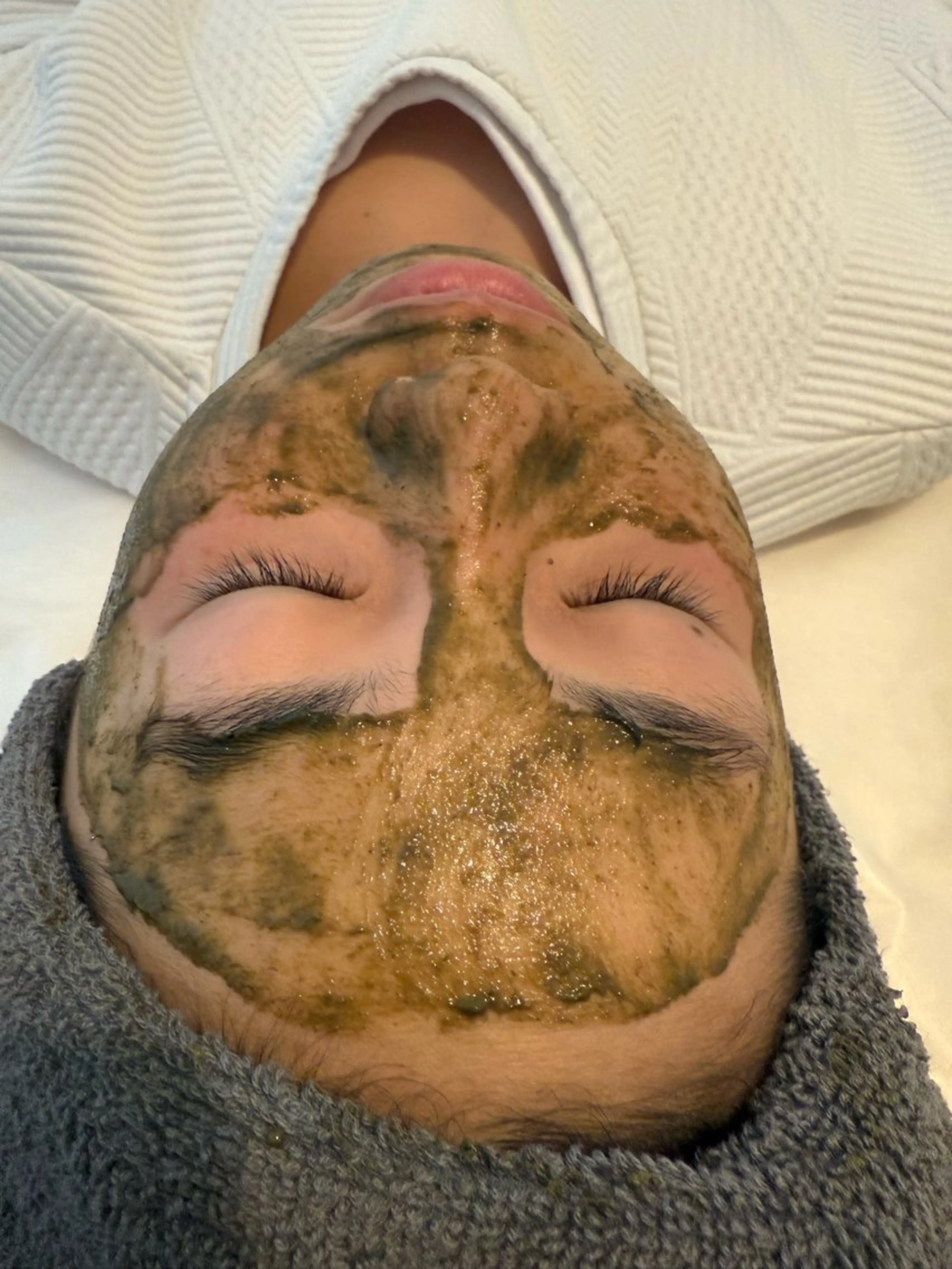 エステ NHerb【エヌハーブ】所属・横田 汐里のネイルデザイン