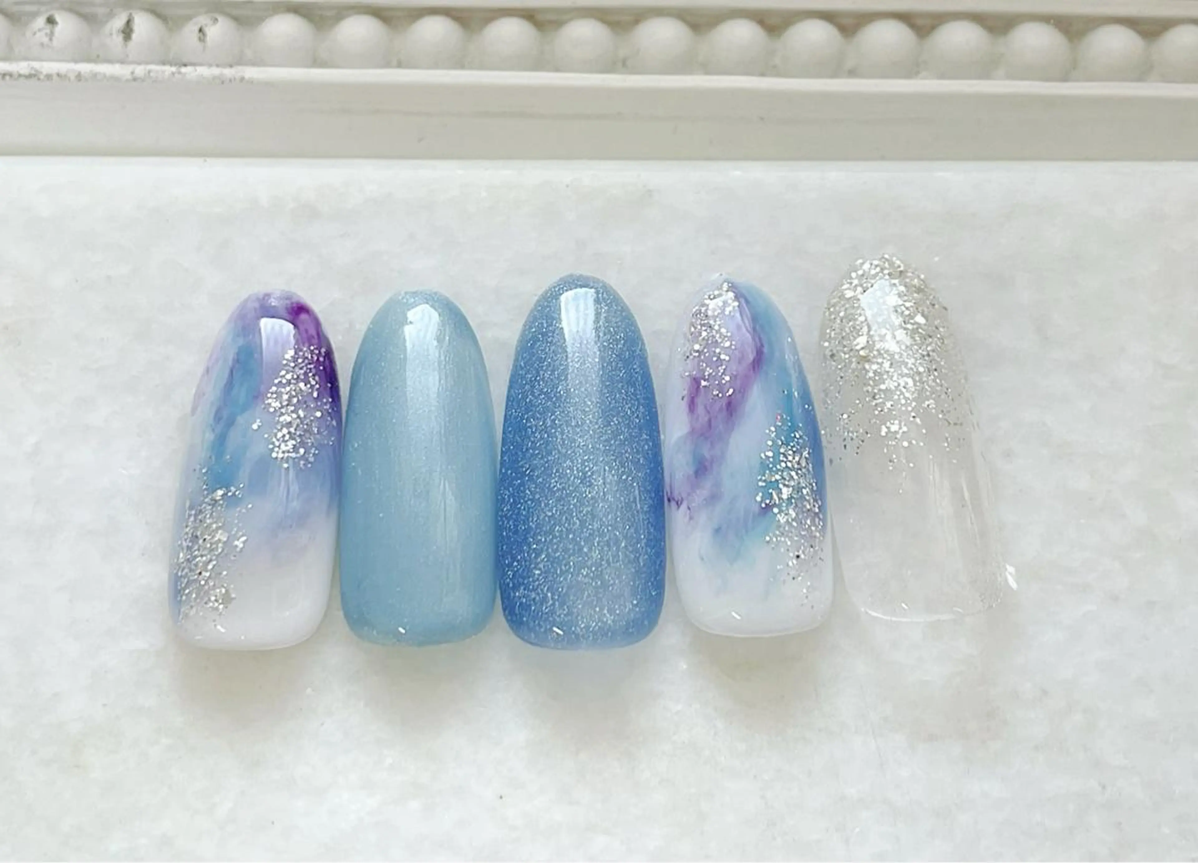 ネイル ブルー ジェルネイル キラキラネイル パラジェル ハンドネイル Satomi  のネイルデザイン