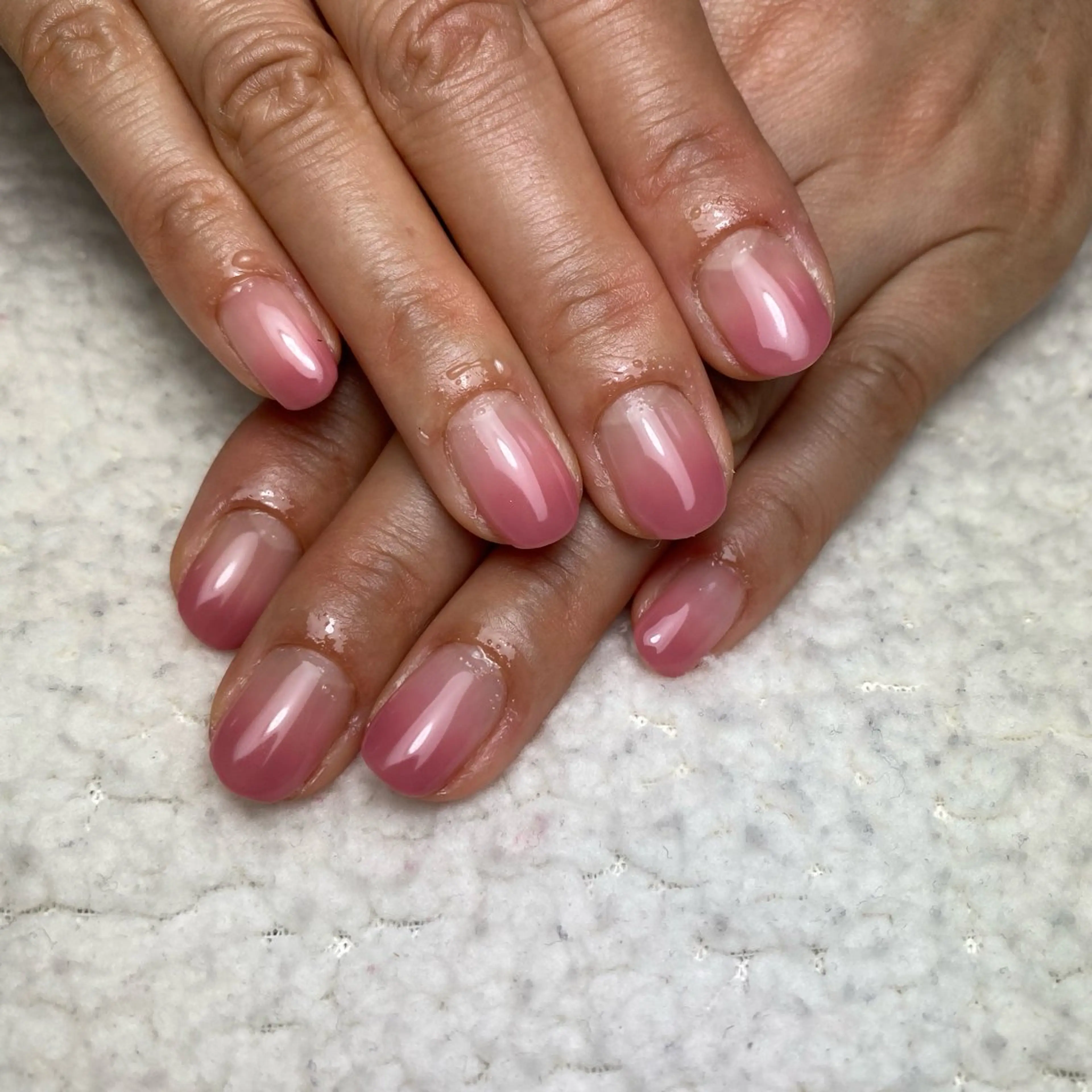 ネイル グラデーション オフィスネイル ピンク ハンドネイル COCO+所属・COCO +のエステ・リラクイメージ